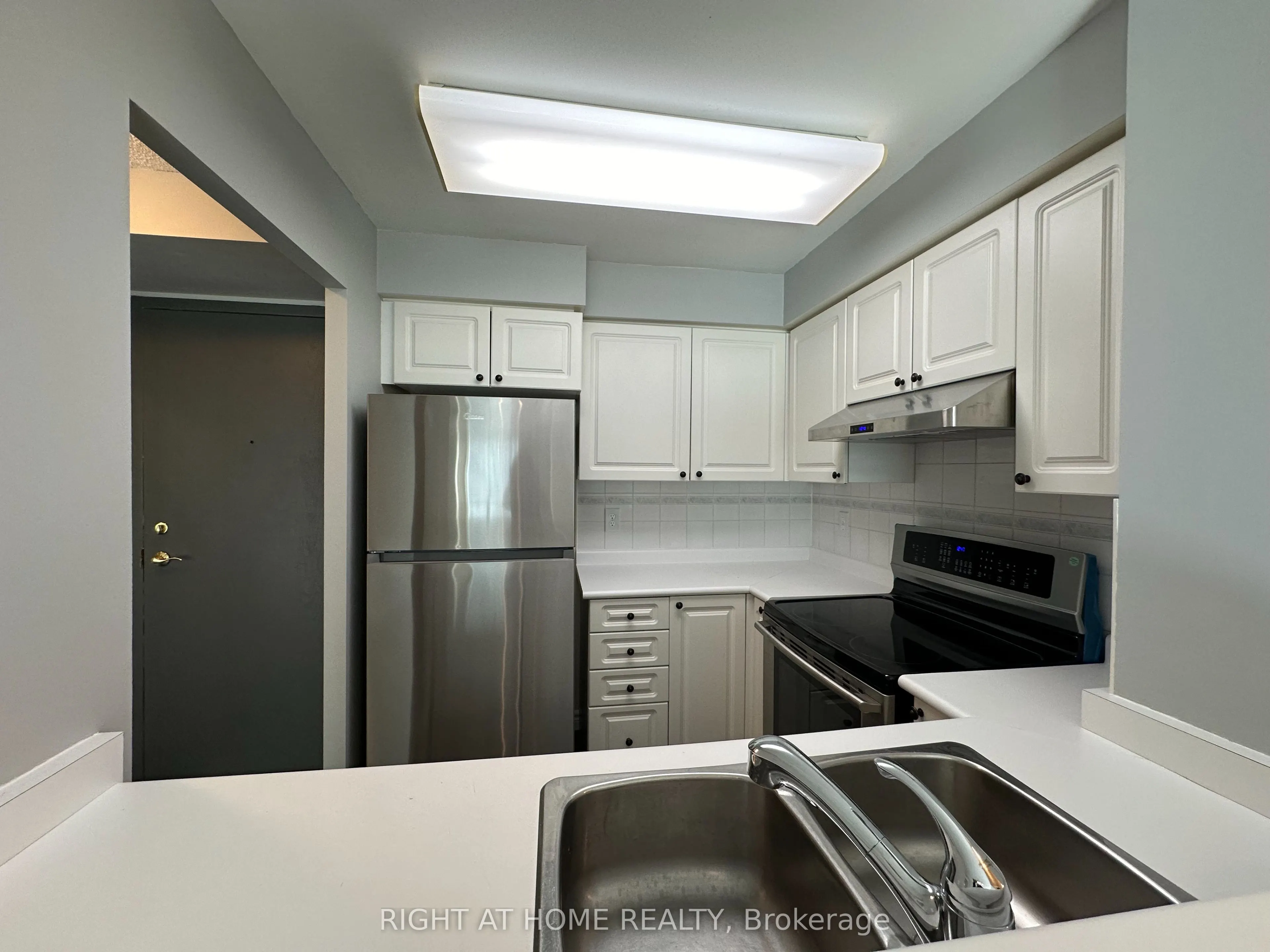 18 PEMBERTON Avenue, #309