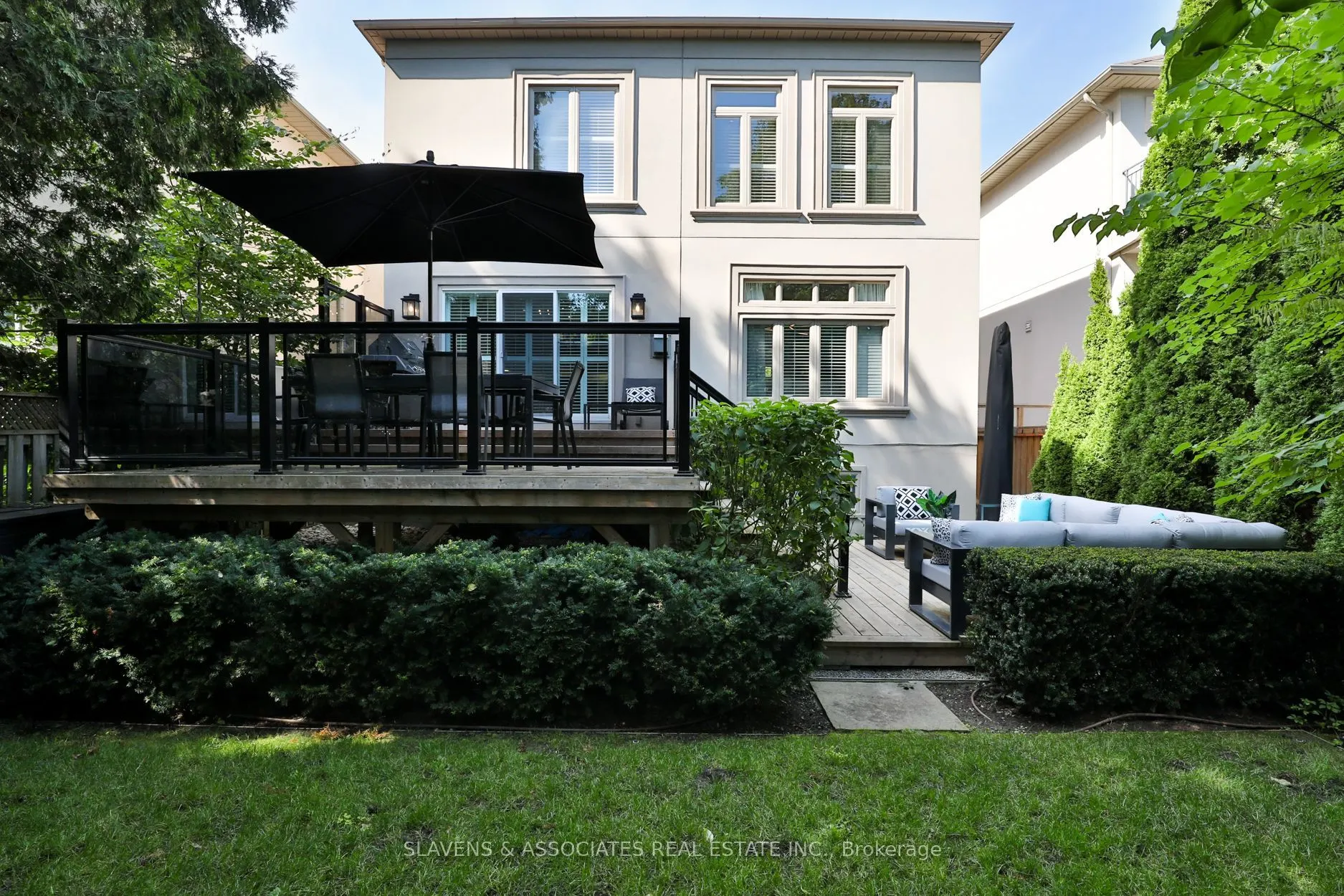523 Fairlawn Avenue