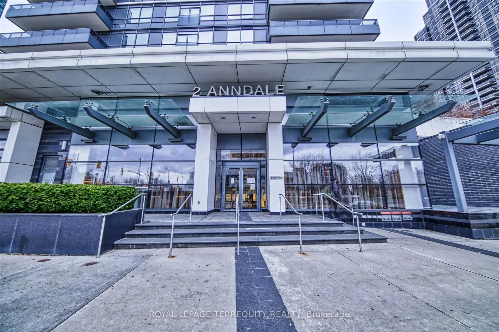 2 Anndale Drive, #3401