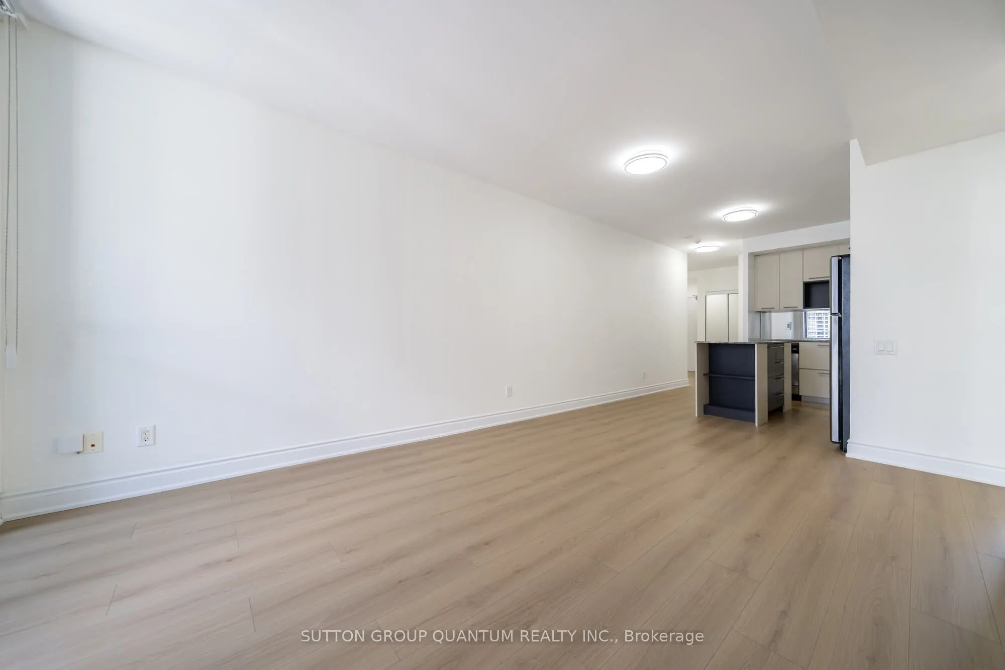 21 Carlton Street, #1902