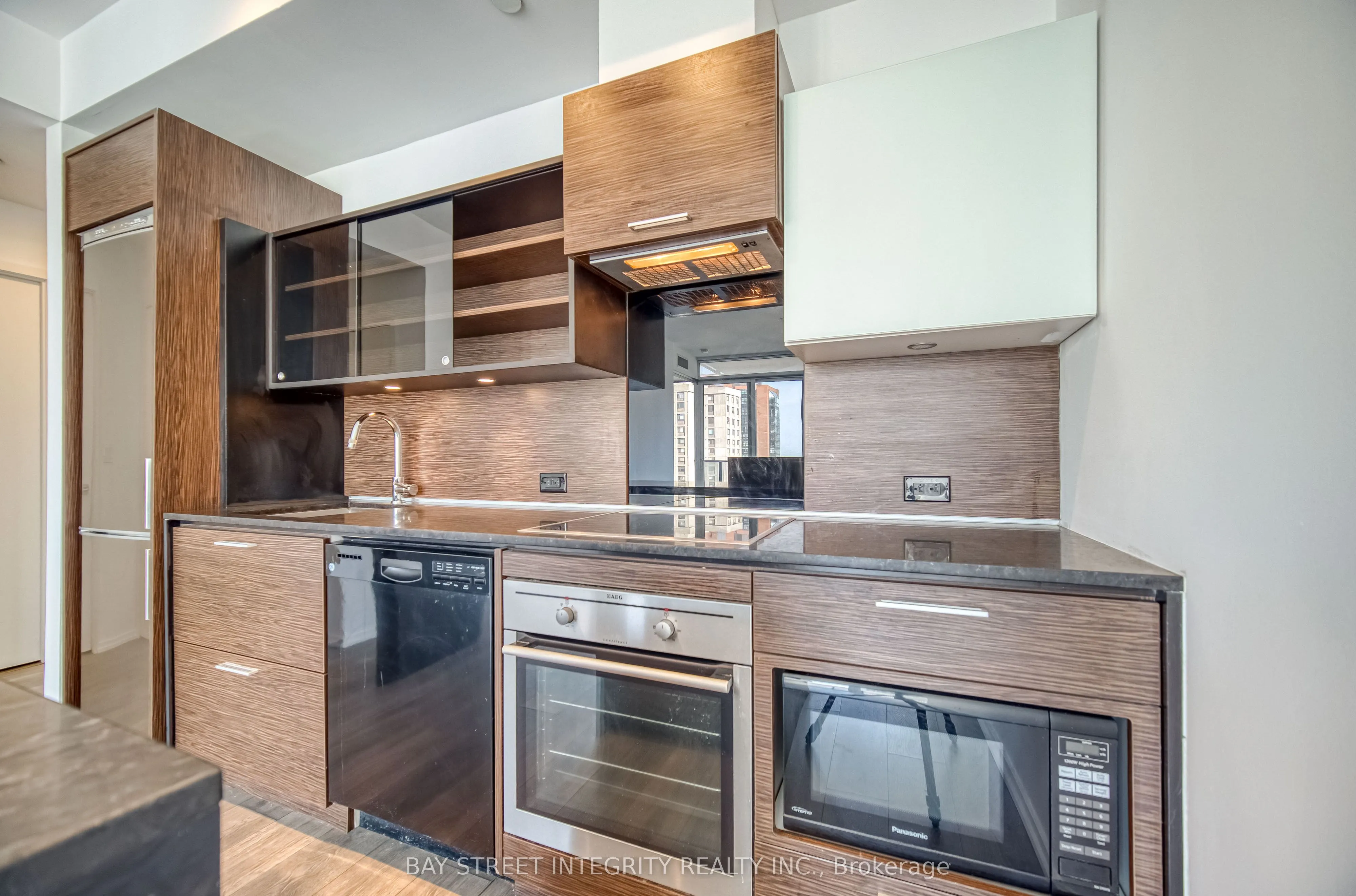 75 St Nicholas Street, #2105