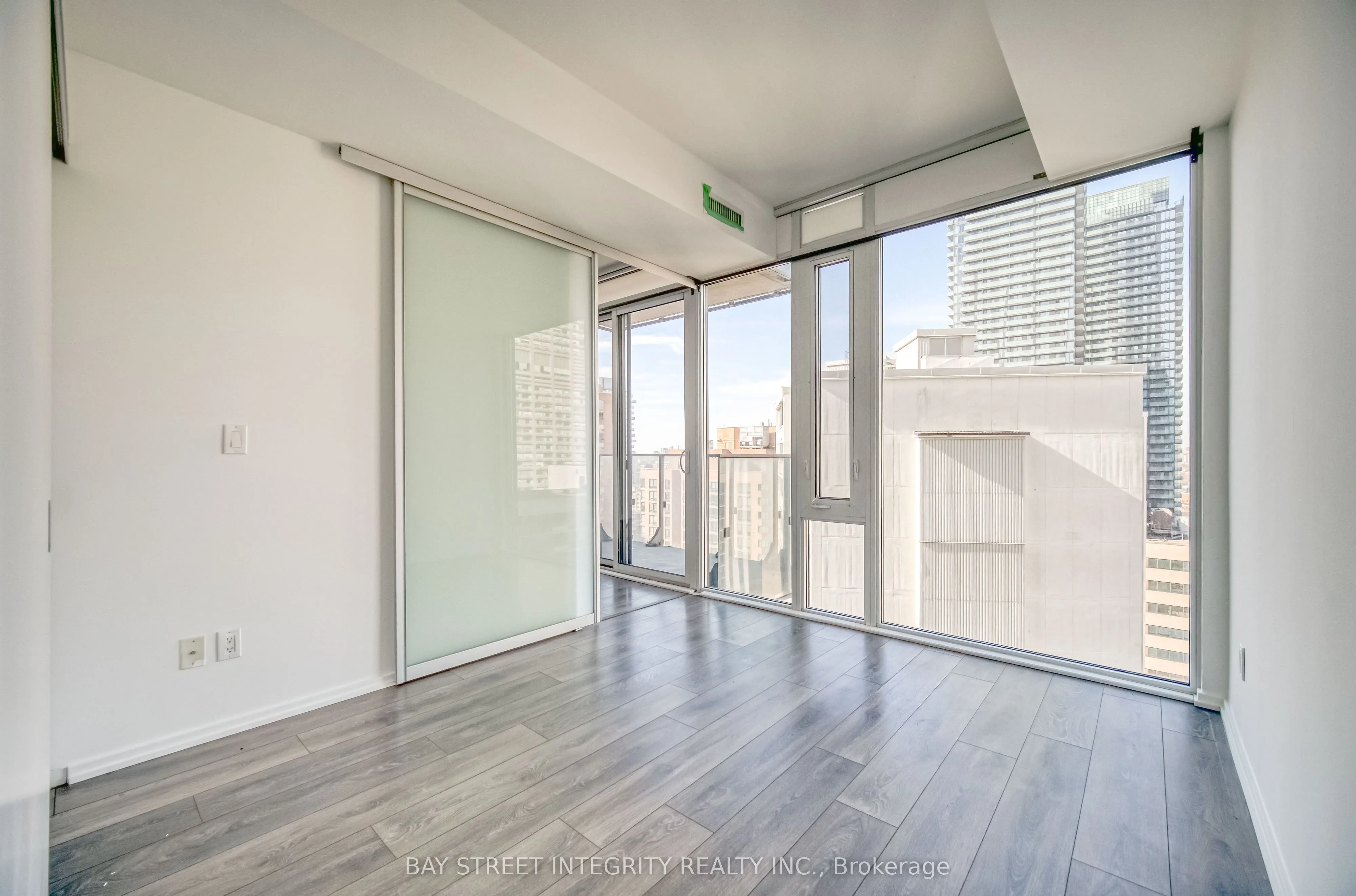 75 St Nicholas Street, #2105