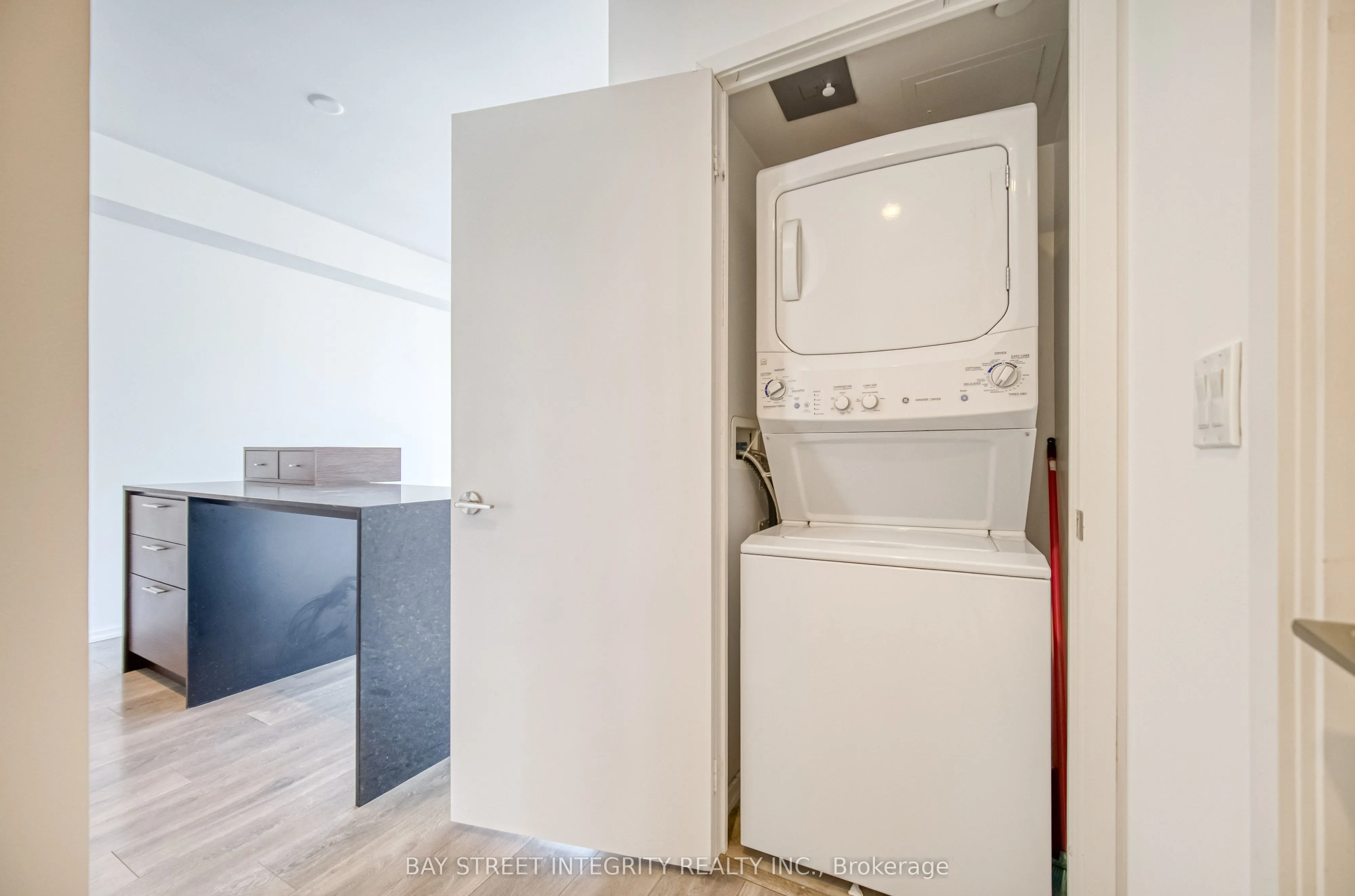 75 St Nicholas Street, #2105