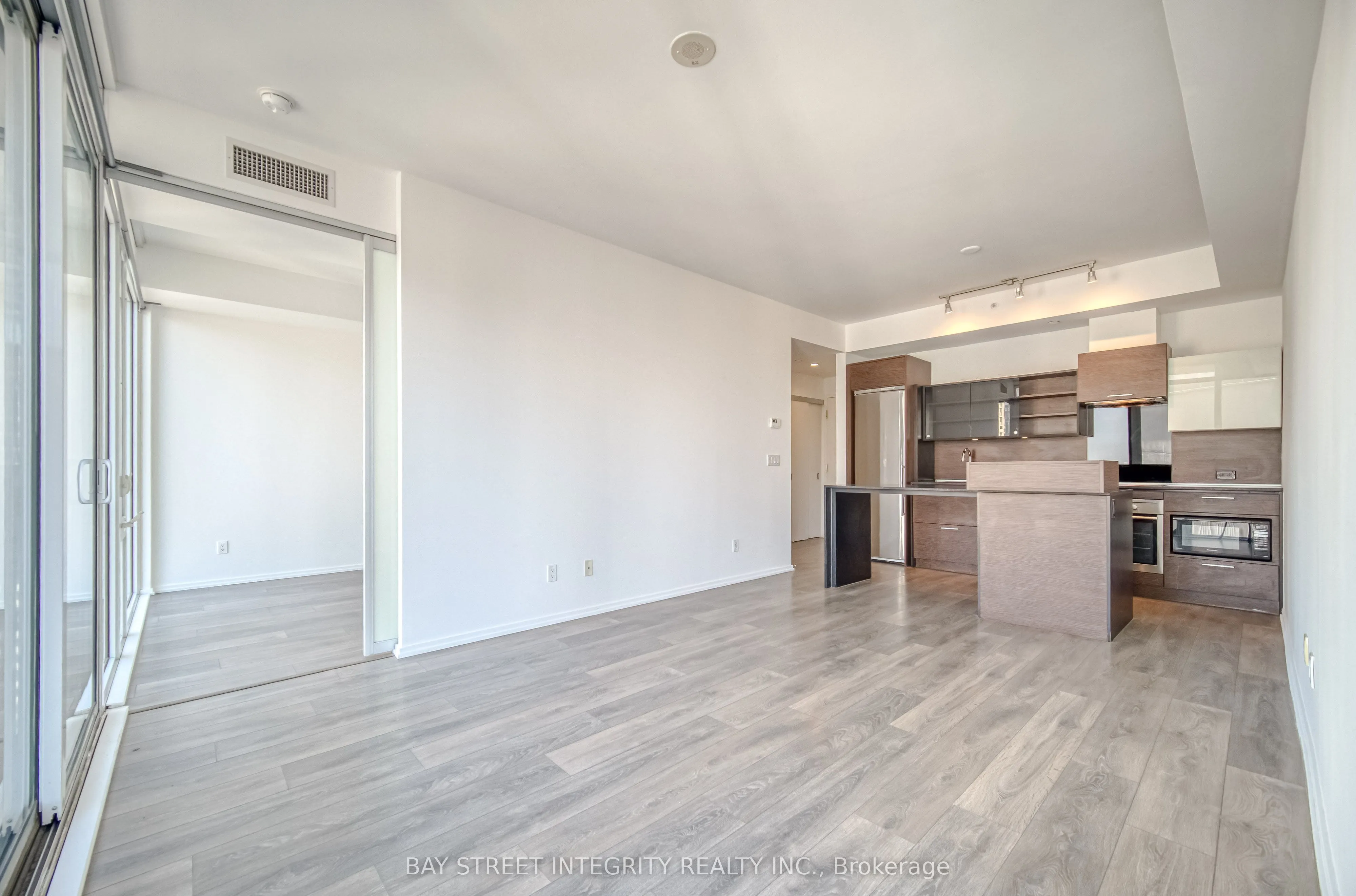 75 St Nicholas Street, #2105