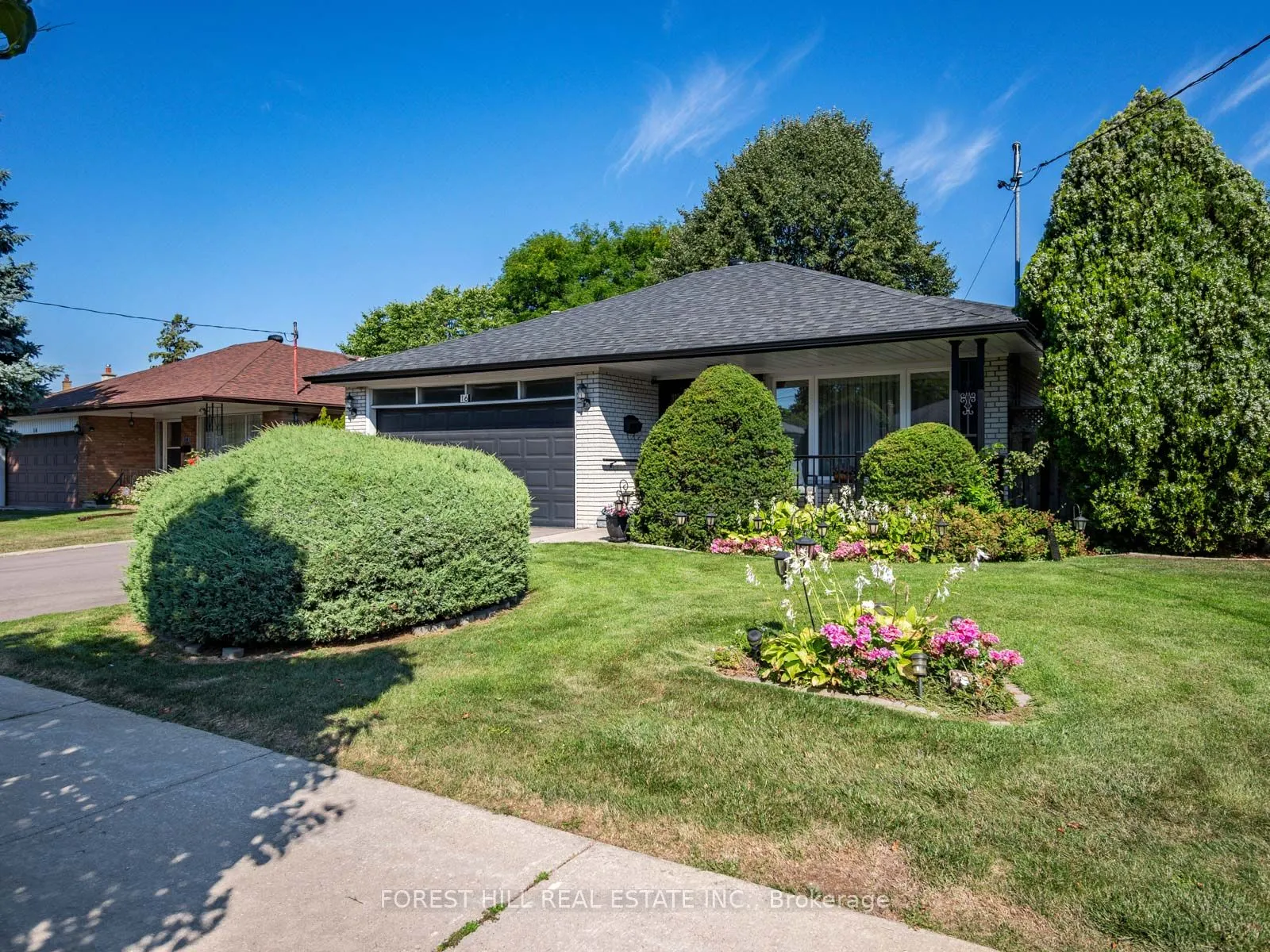 16 Oldborough Circle
