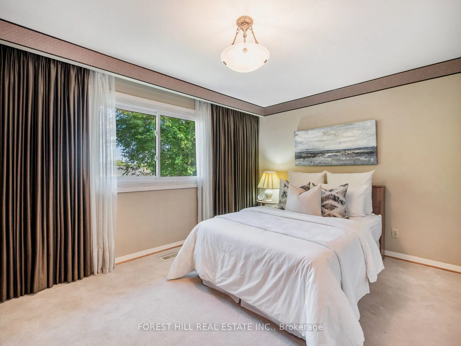 16 Oldborough Circle