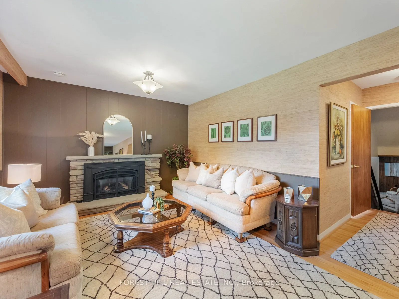 16 Oldborough Circle
