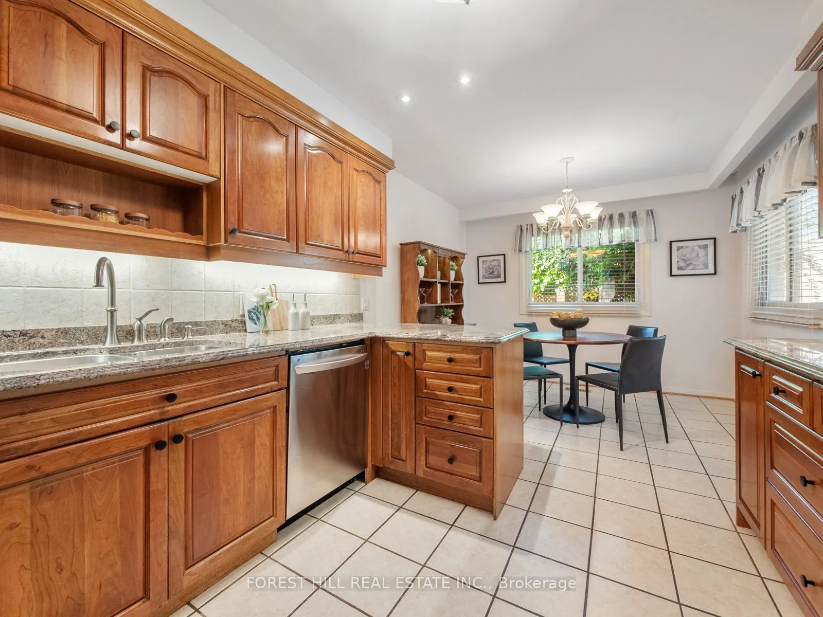 16 Oldborough Circle