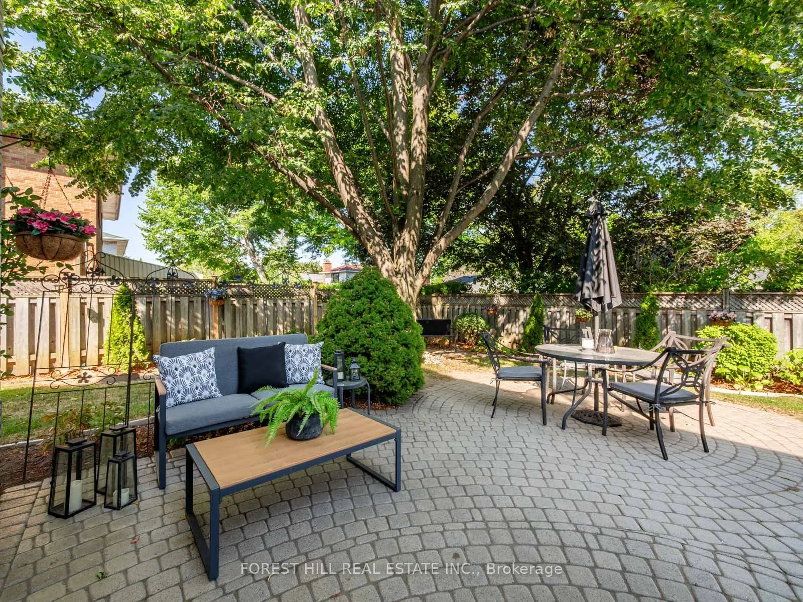 16 Oldborough Circle