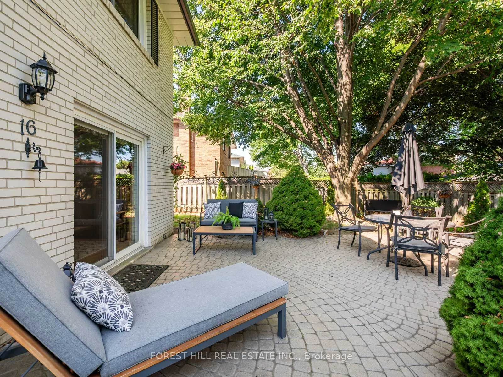 16 Oldborough Circle