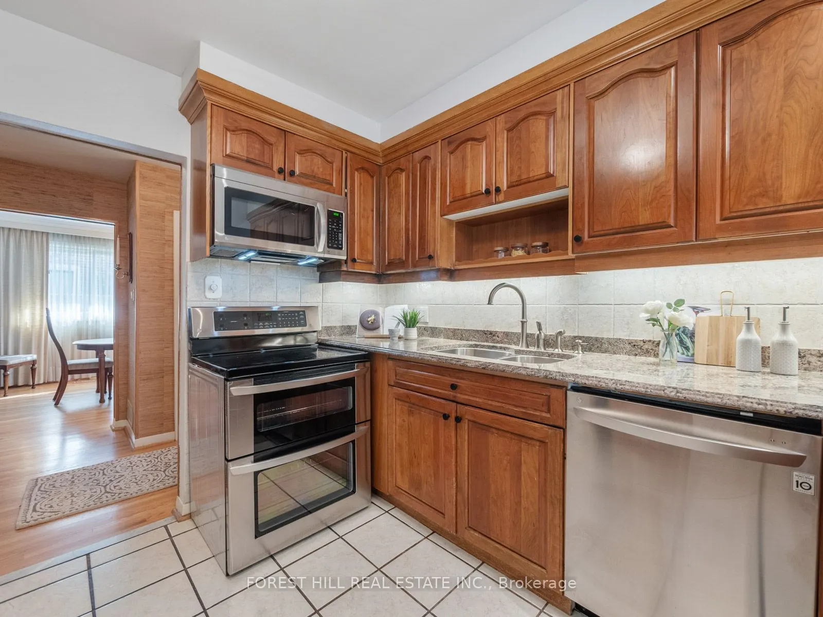 16 Oldborough Circle