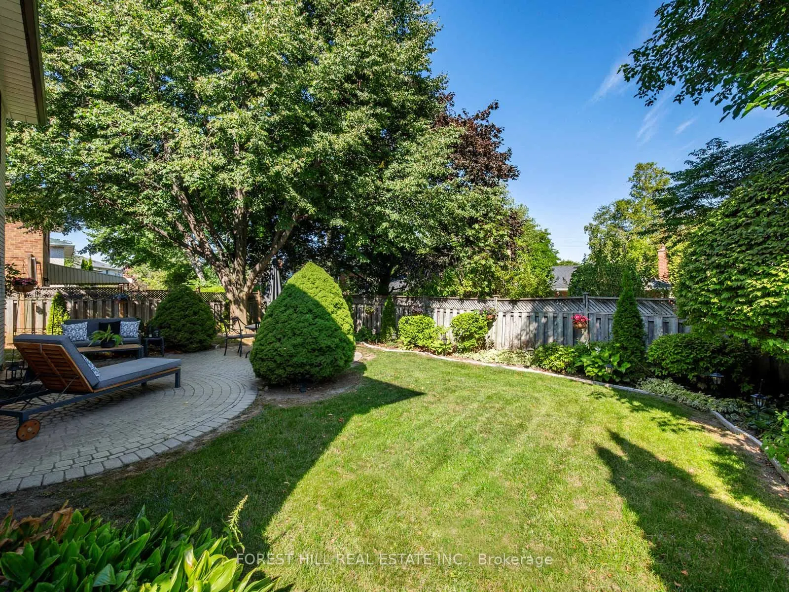 16 Oldborough Circle