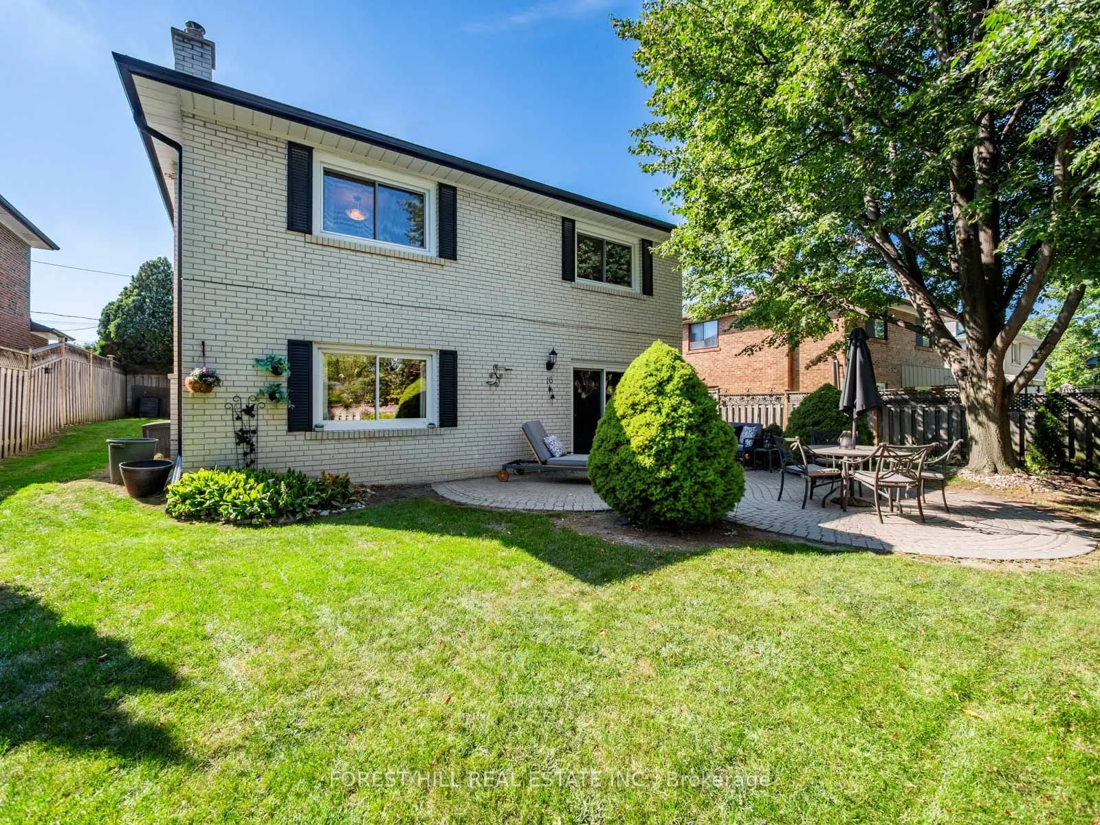 16 Oldborough Circle