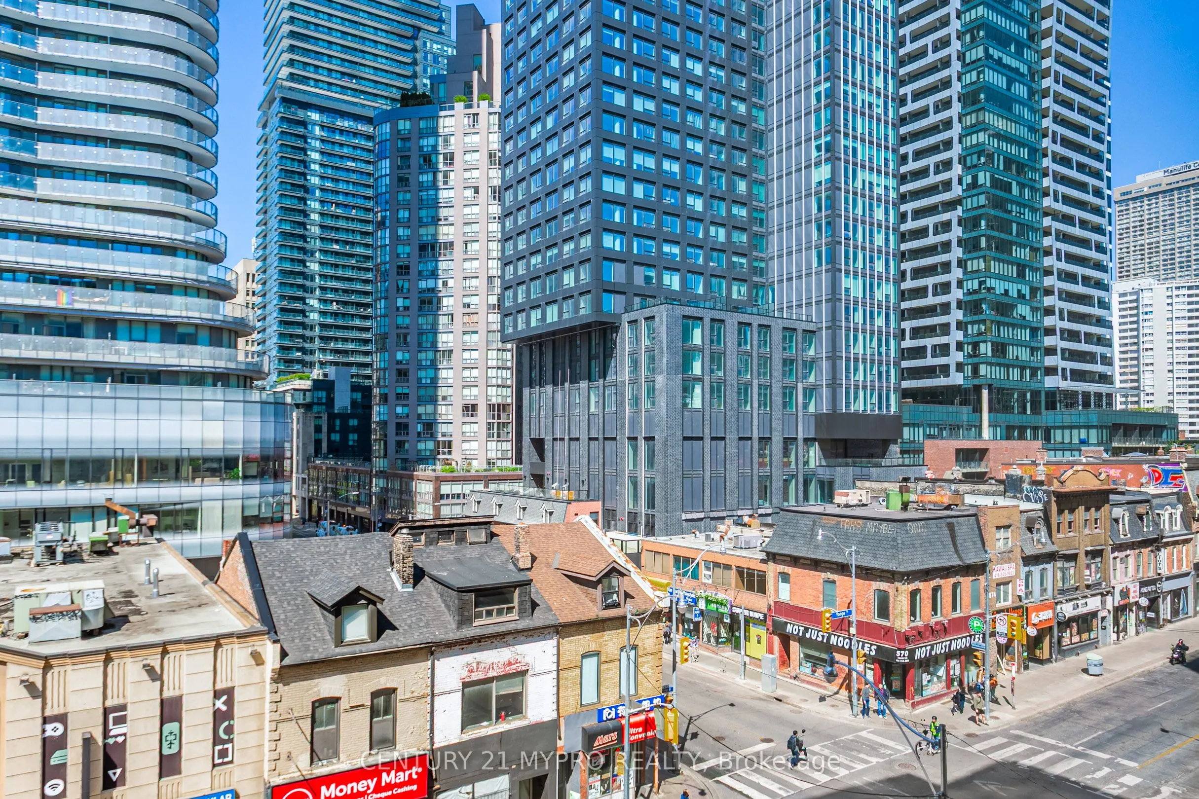 555 Yonge Street, #401