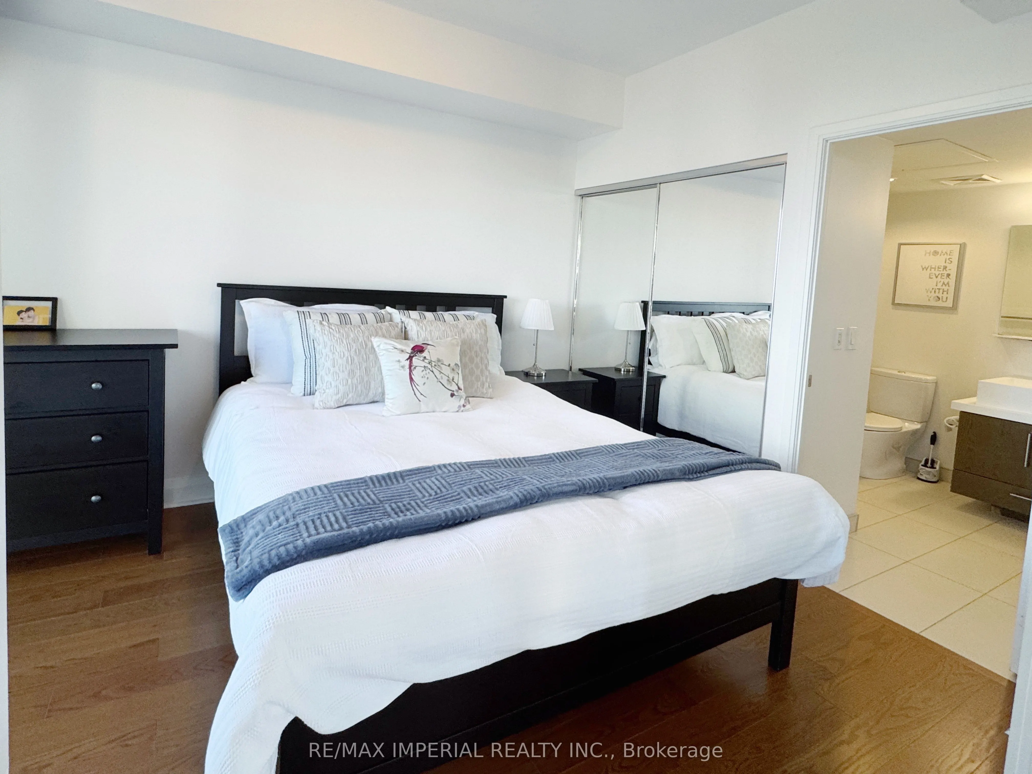 1080 Bay Street, #1910