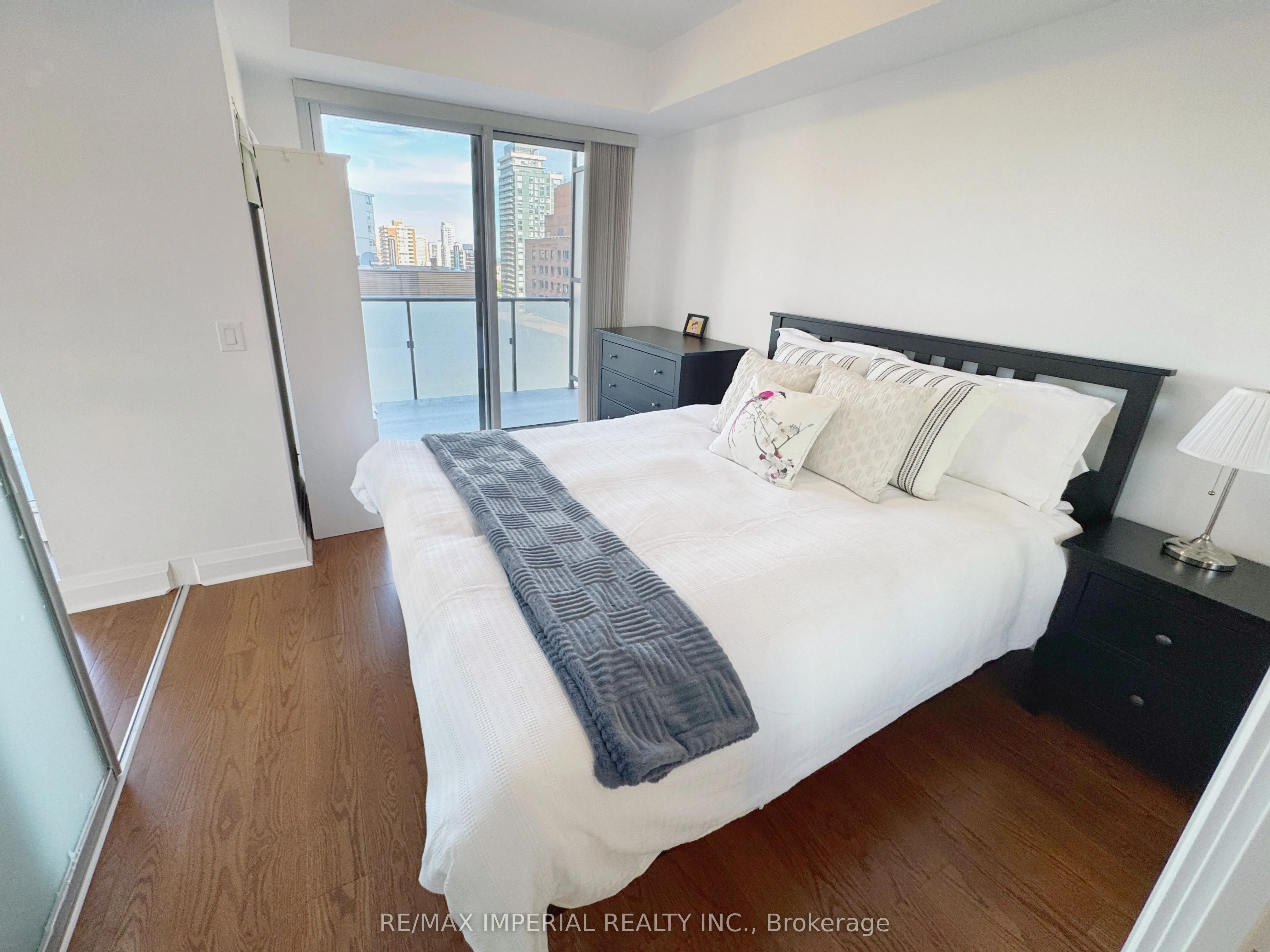 1080 Bay Street, #1910