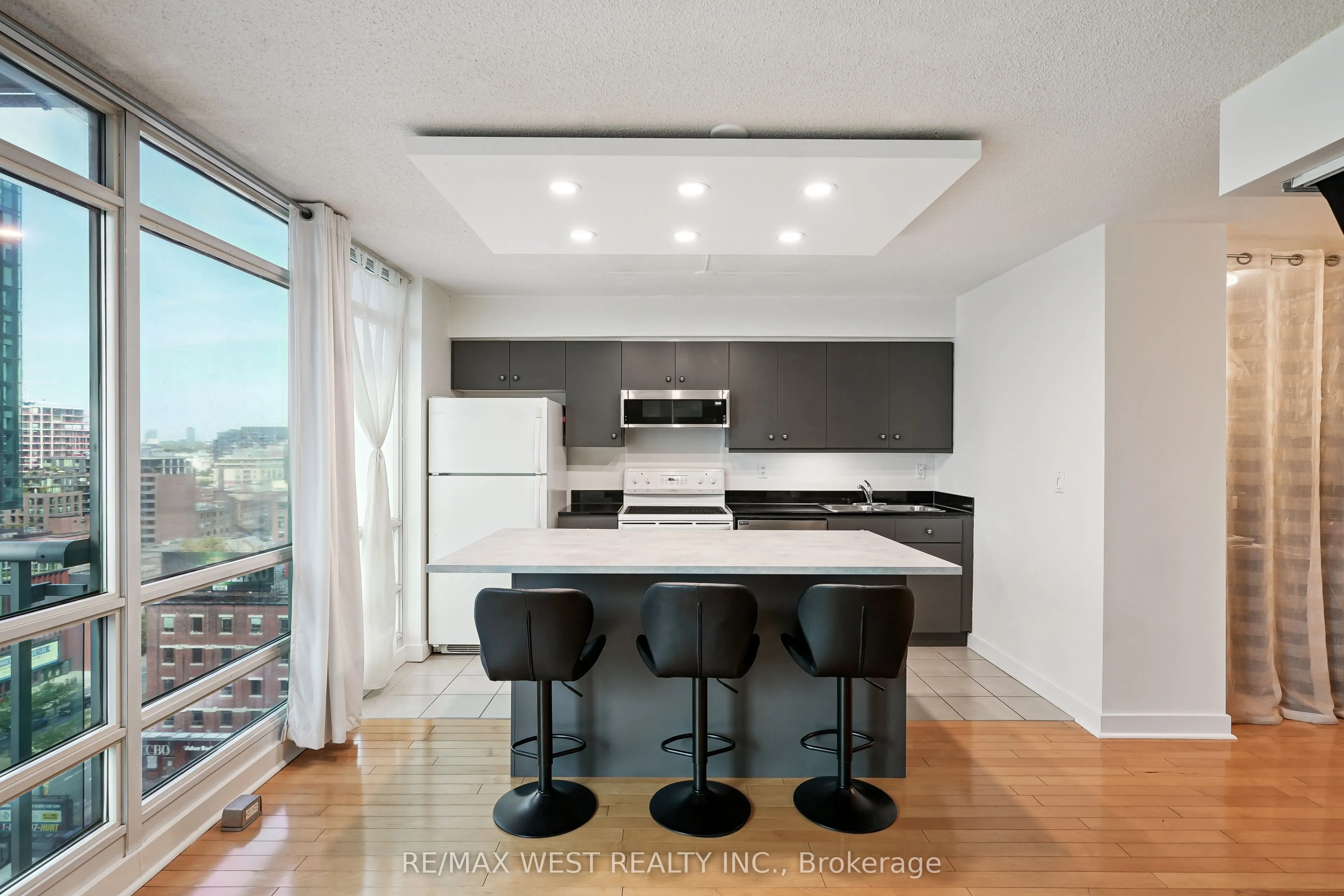 381 Front Street W, #1901