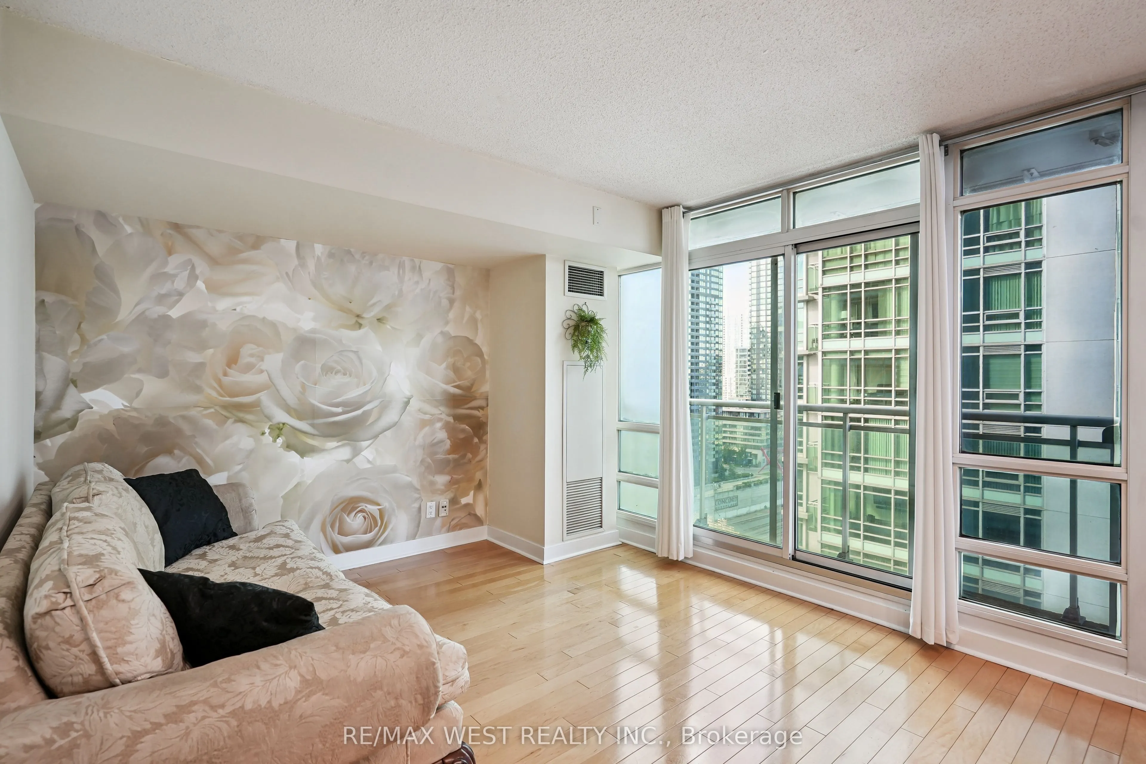 381 Front Street W, #1901
