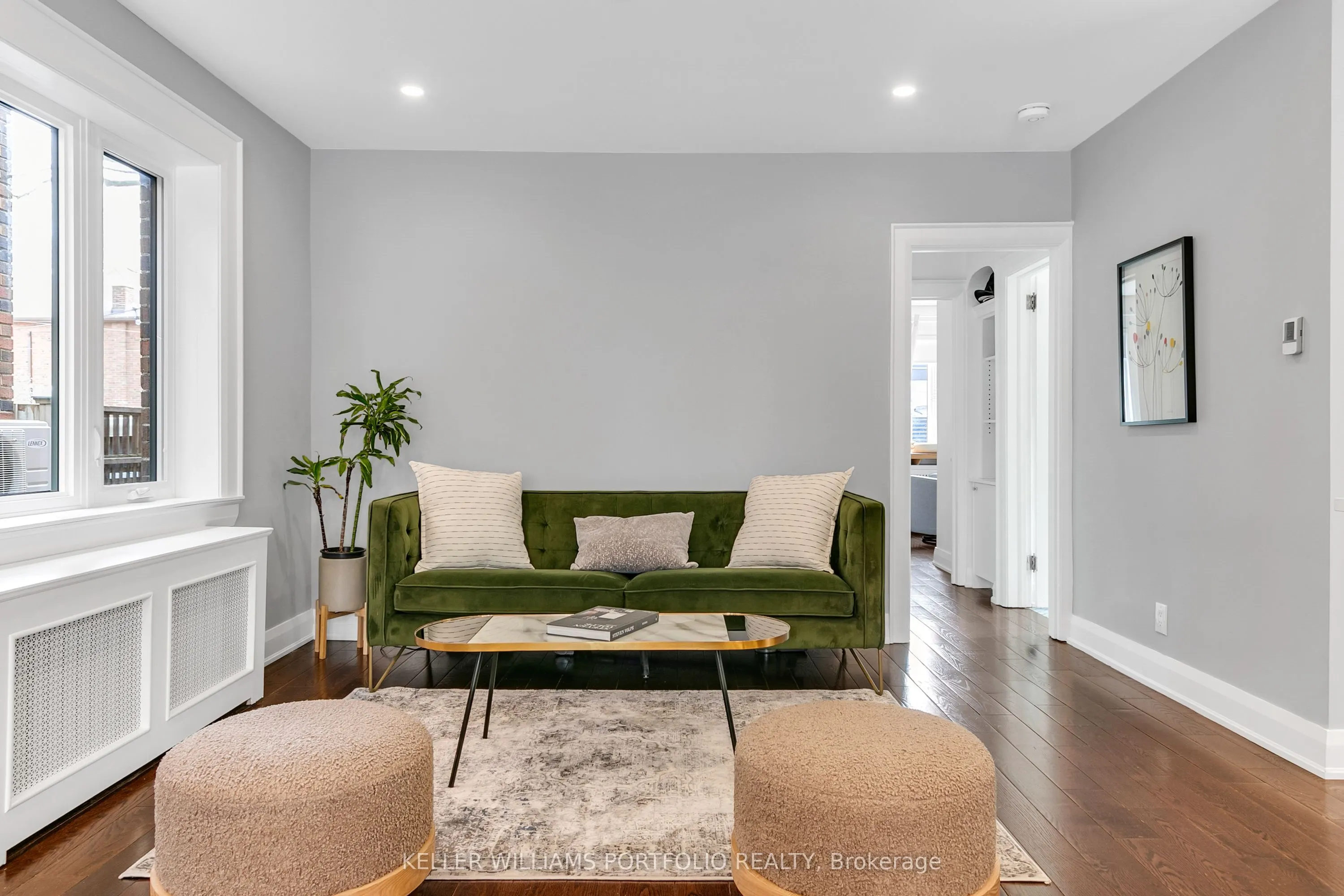 229 Manor Road E