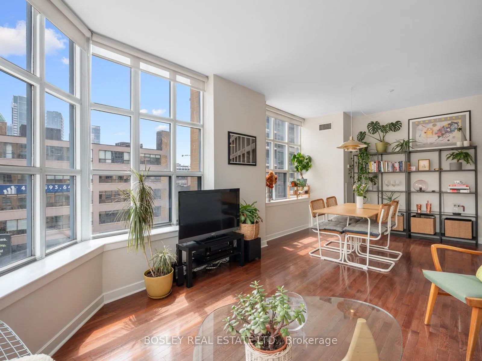 438 Richmond Street W, #715
