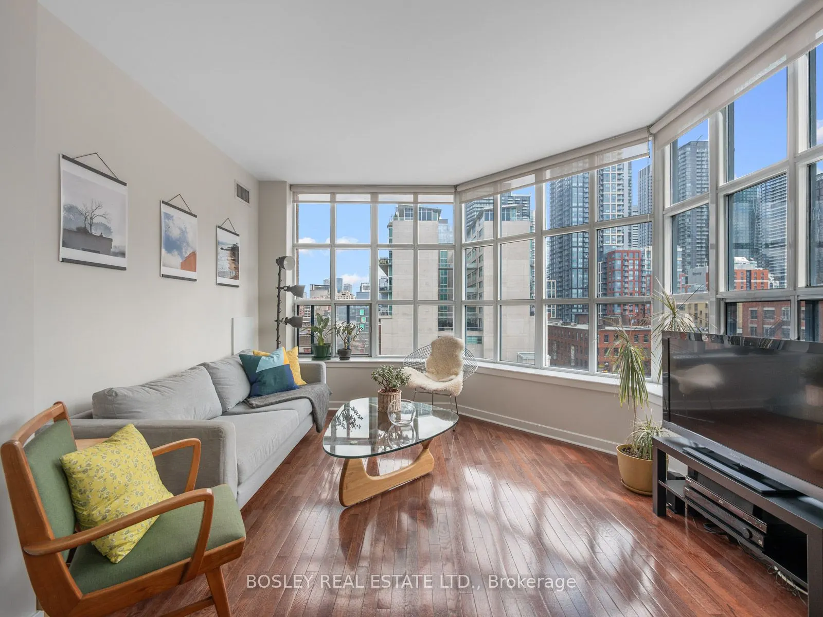 438 Richmond Street W, #715