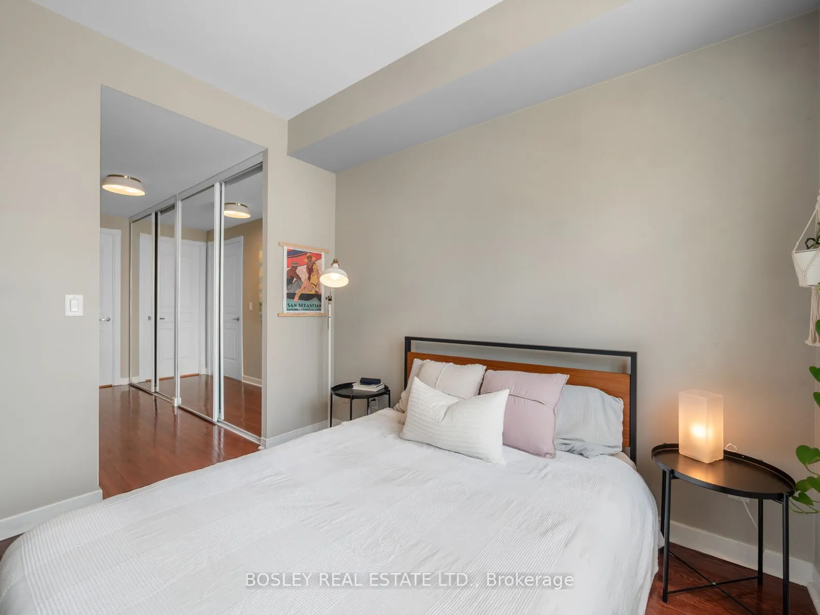 438 Richmond Street W, #715