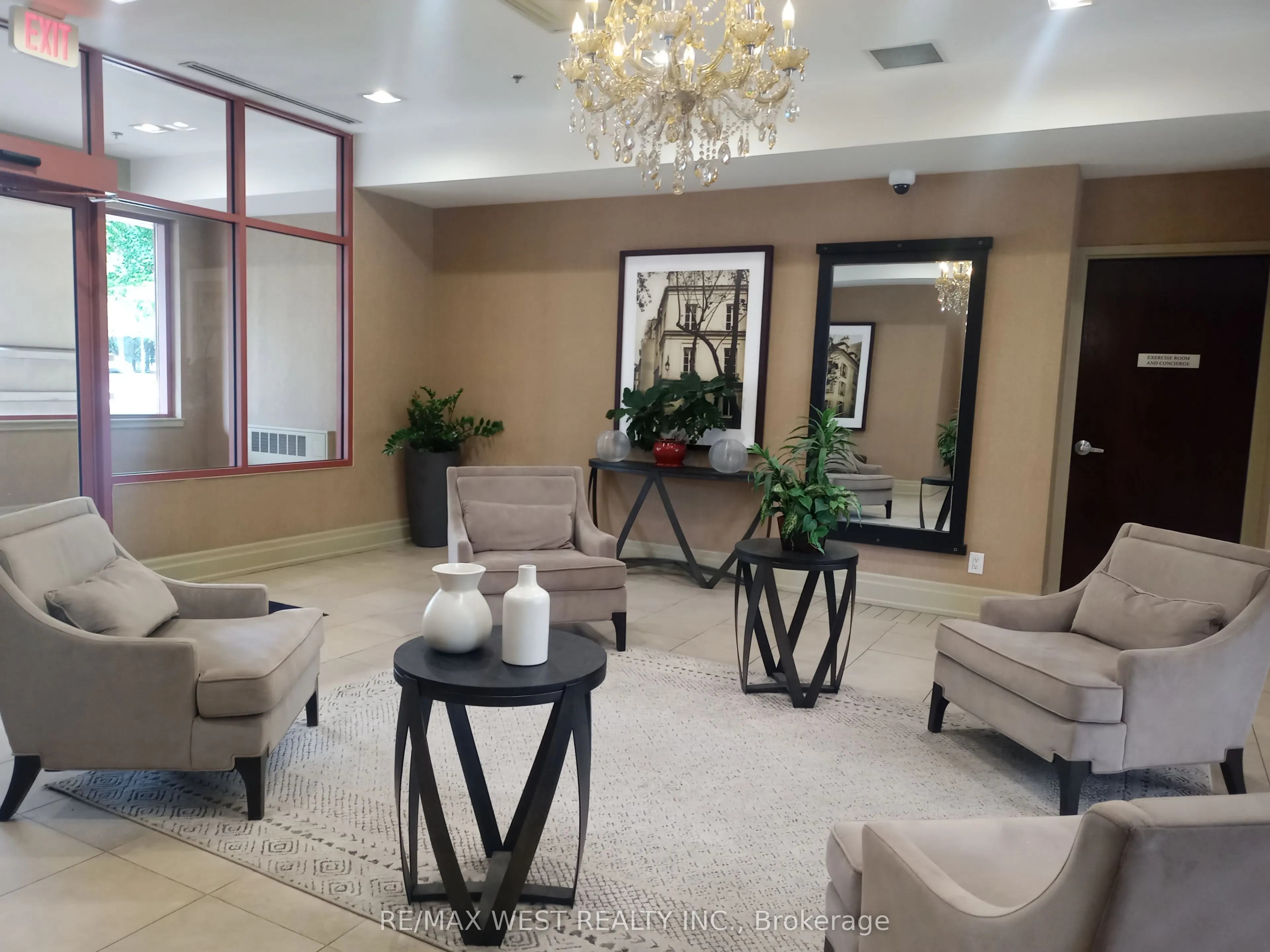 27 Rean Drive, #522