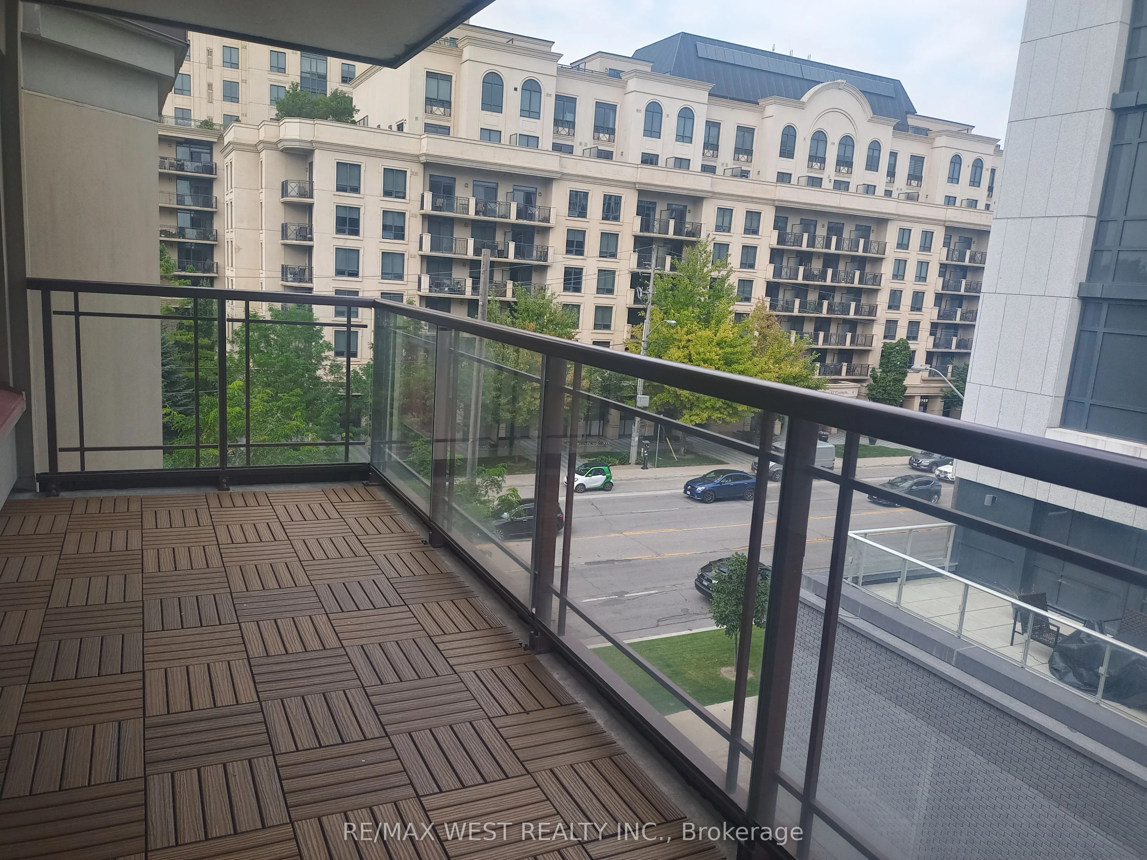 27 Rean Drive, #522