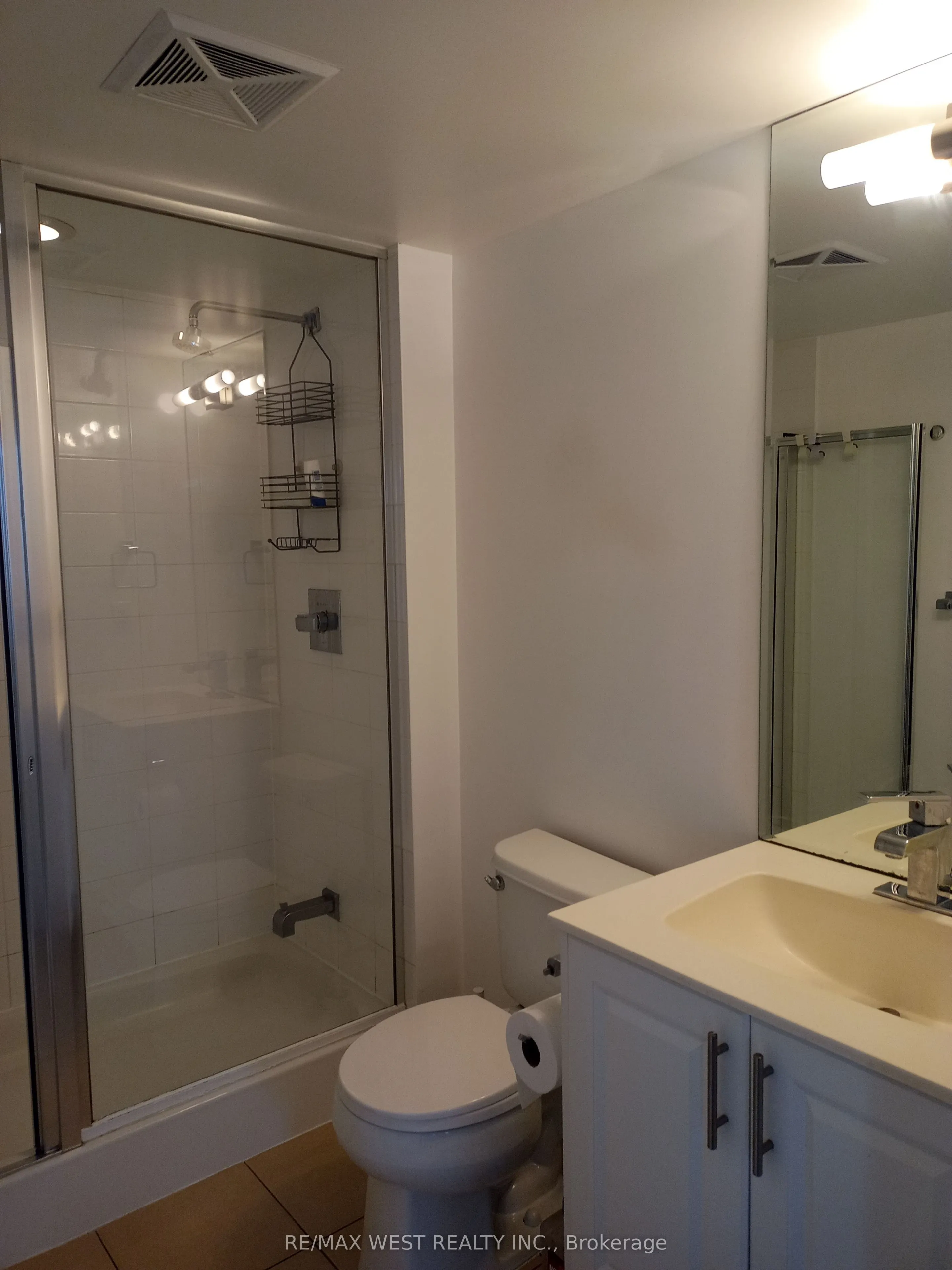 27 Rean Drive, #522