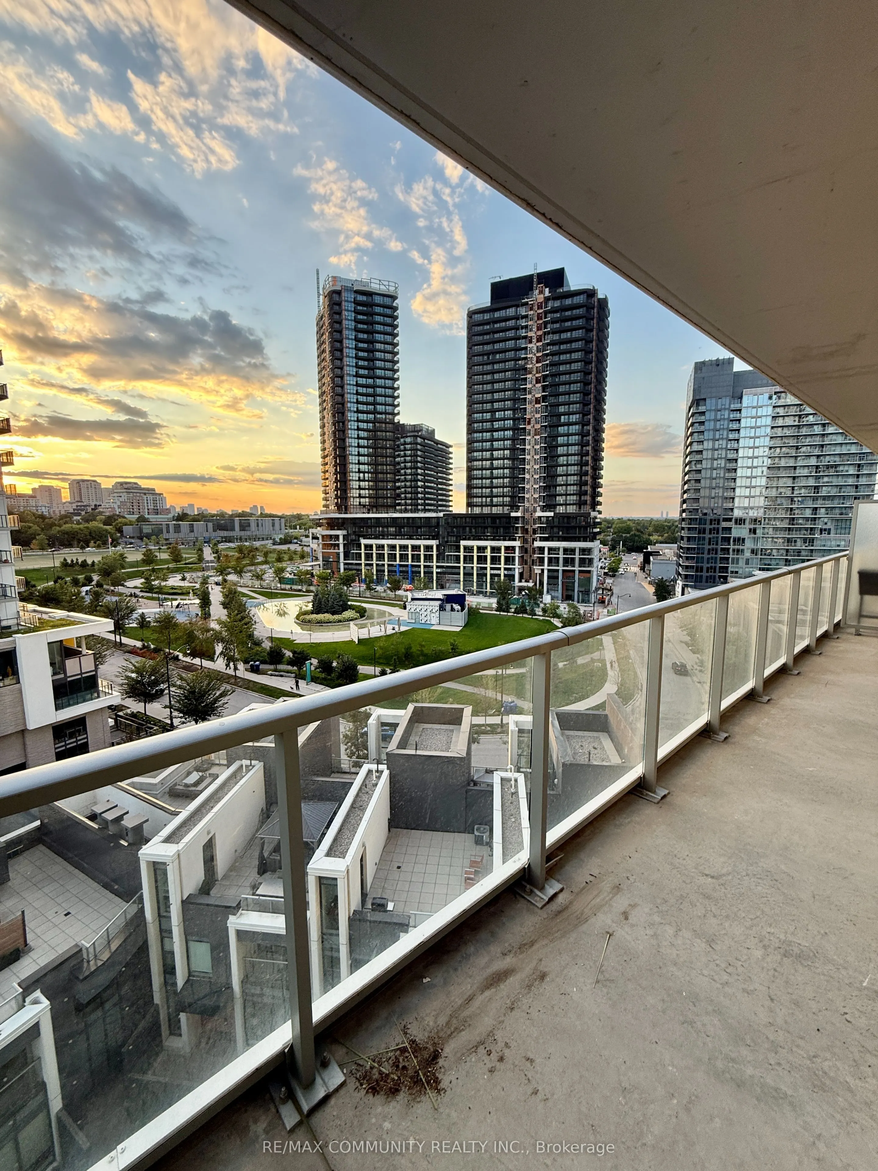 115 McMahon Drive, #802