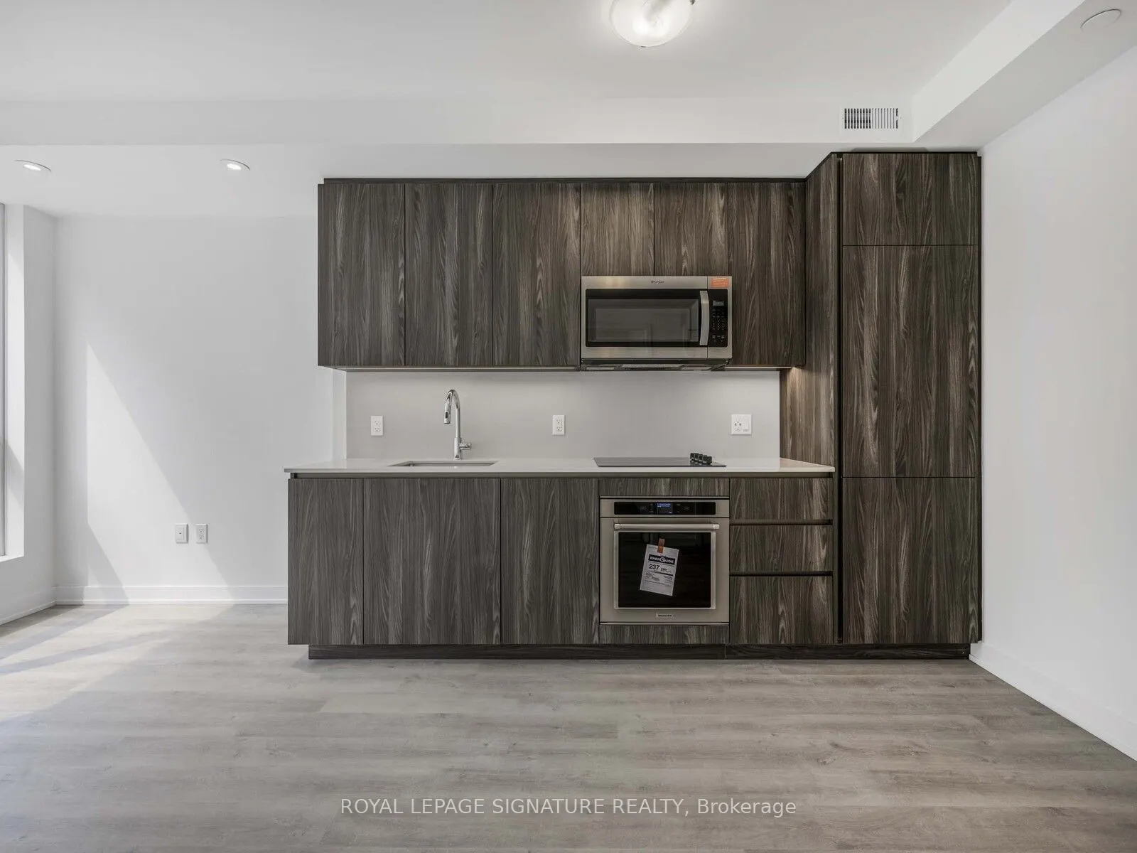 15 Richardson Street, #321