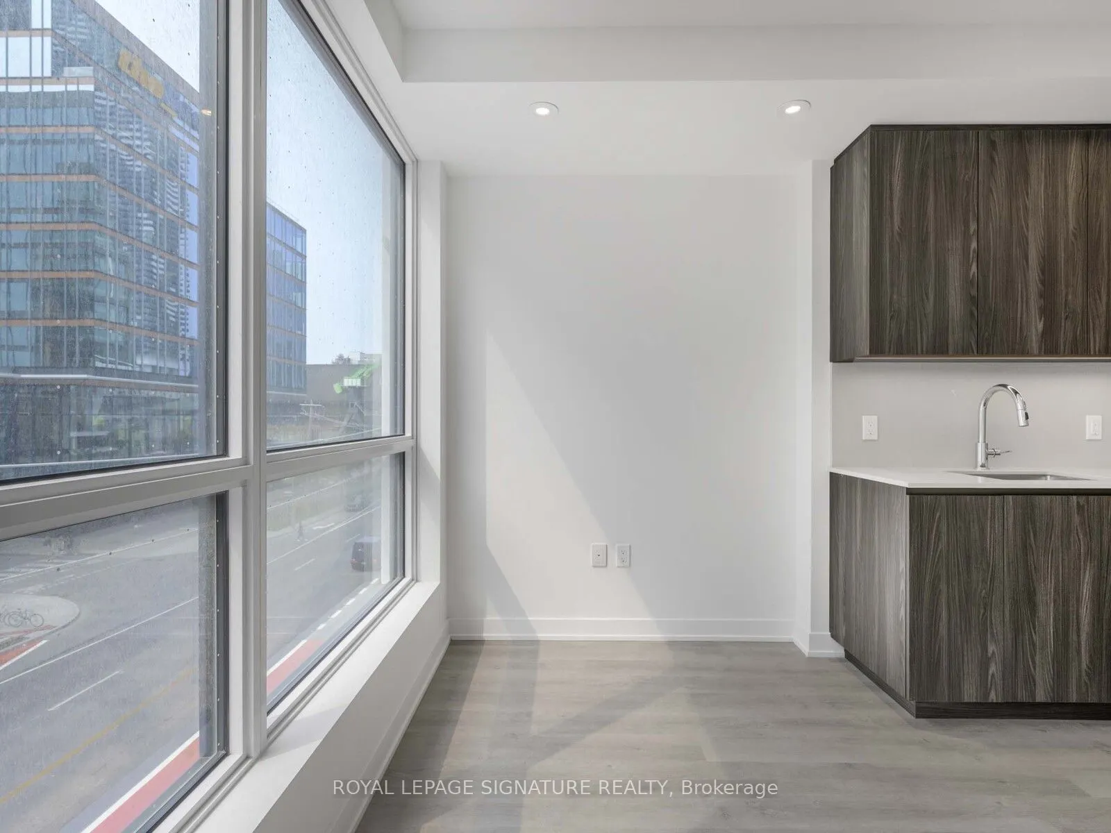 15 Richardson Street, #321