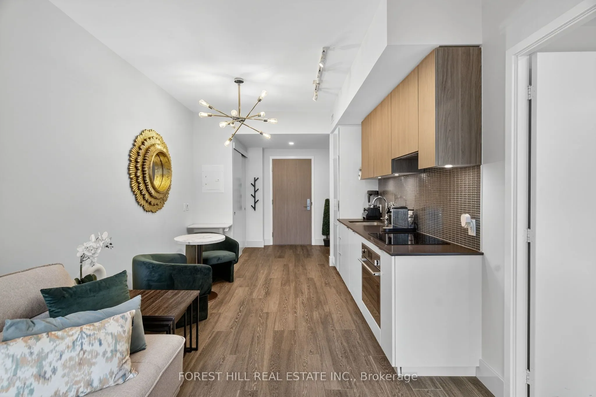 161 roehampton Avenue, #702