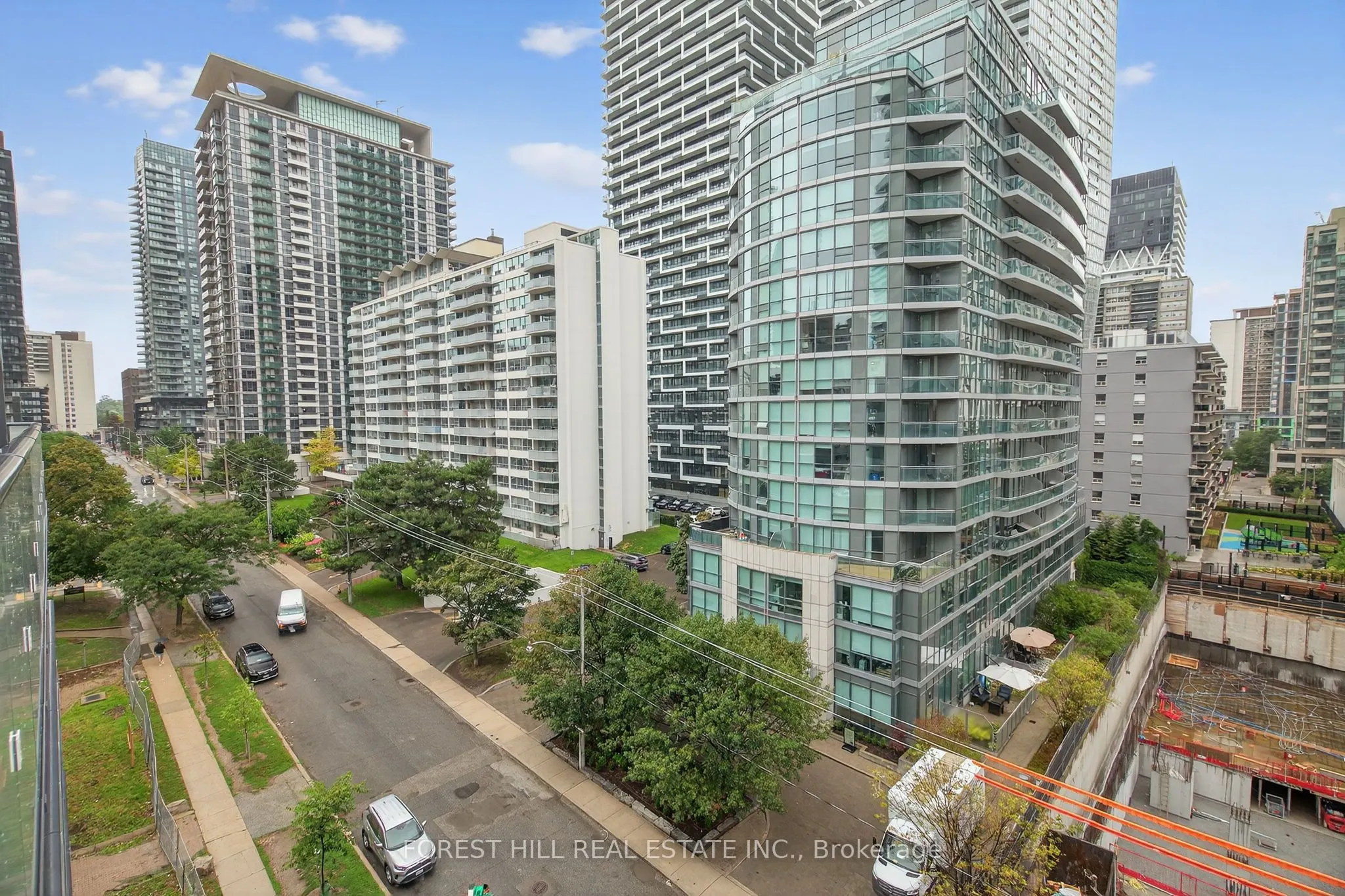 161 roehampton Avenue, #702
