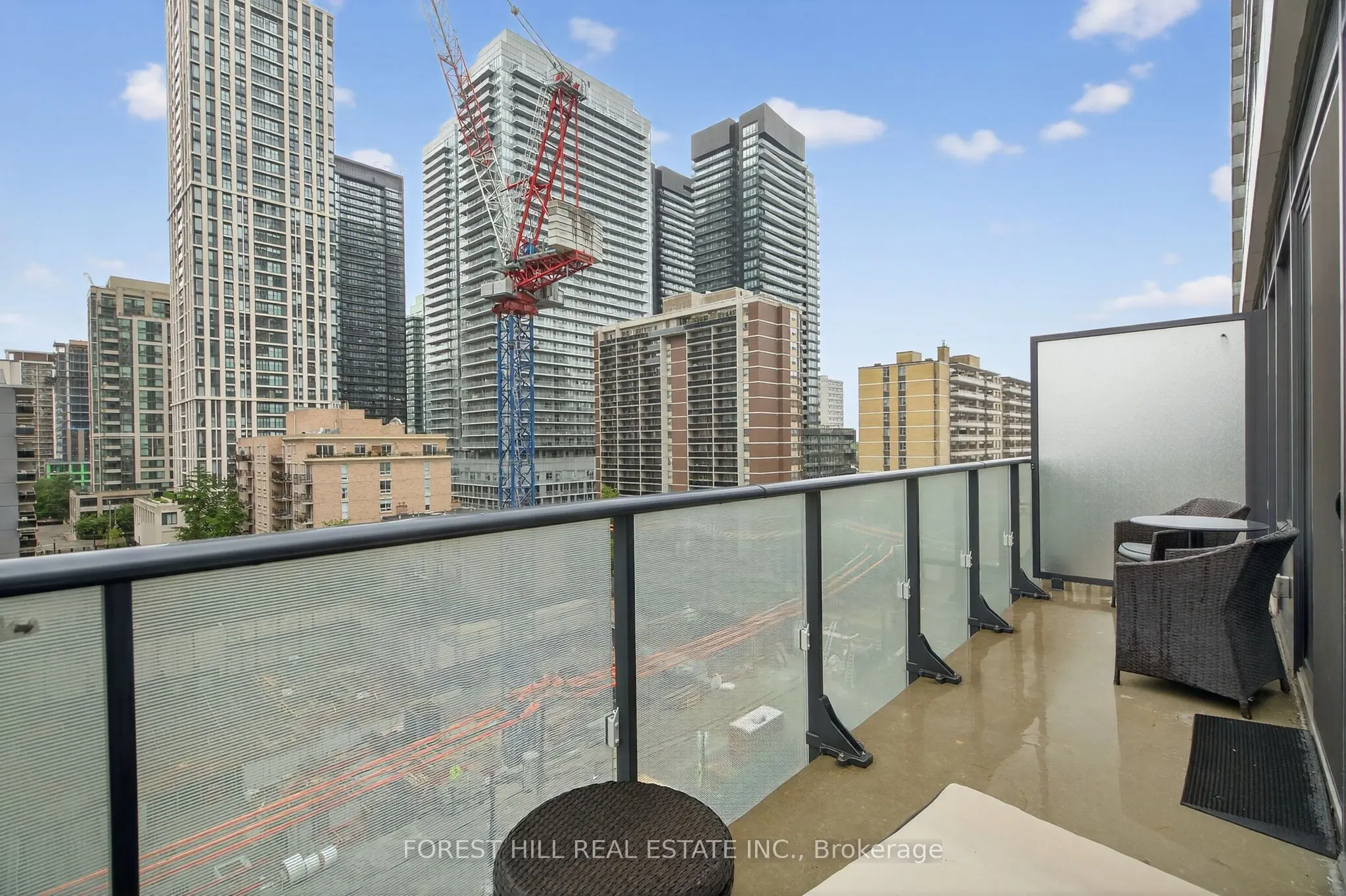 161 roehampton Avenue, #702