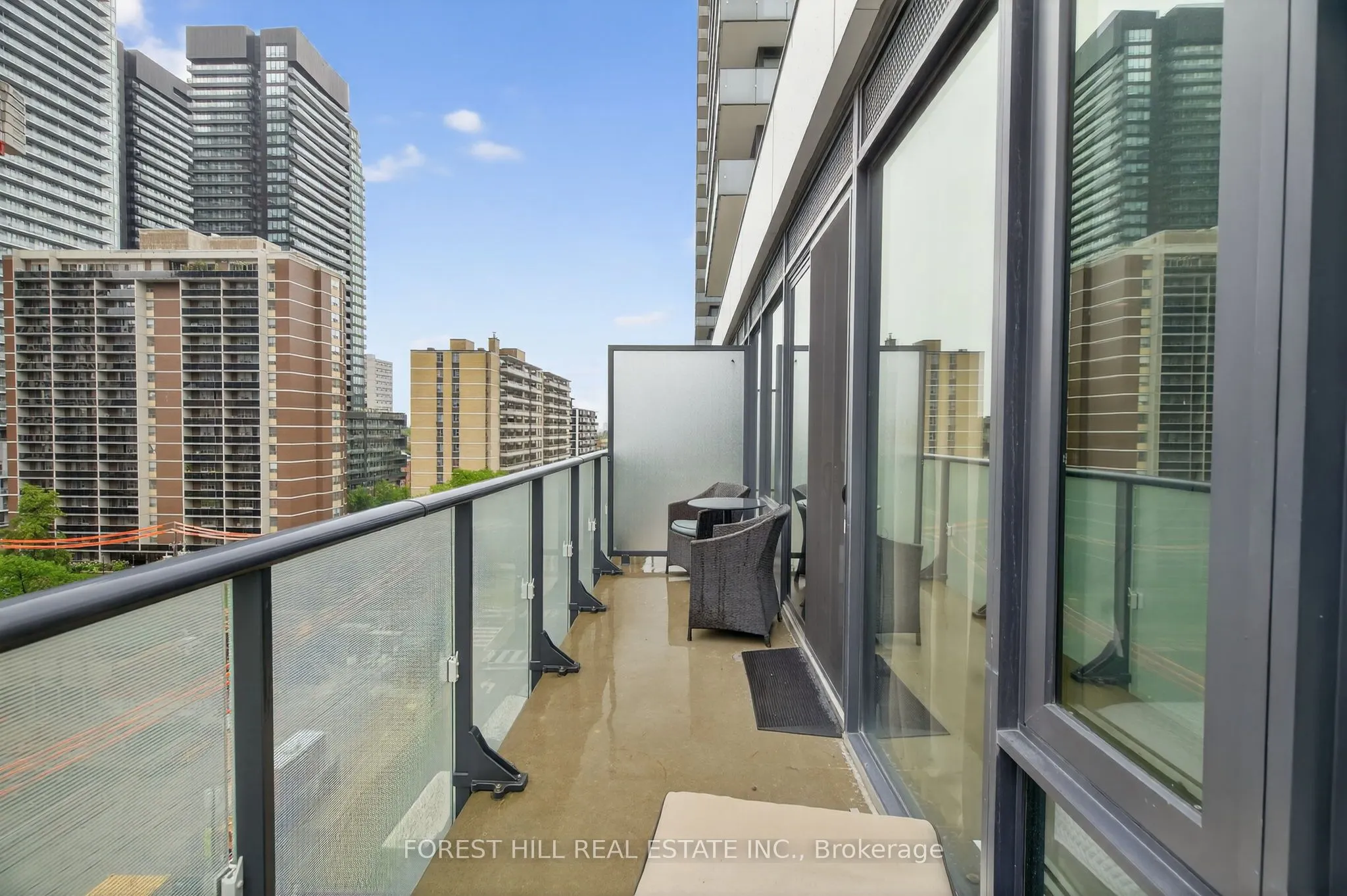161 roehampton Avenue, #702