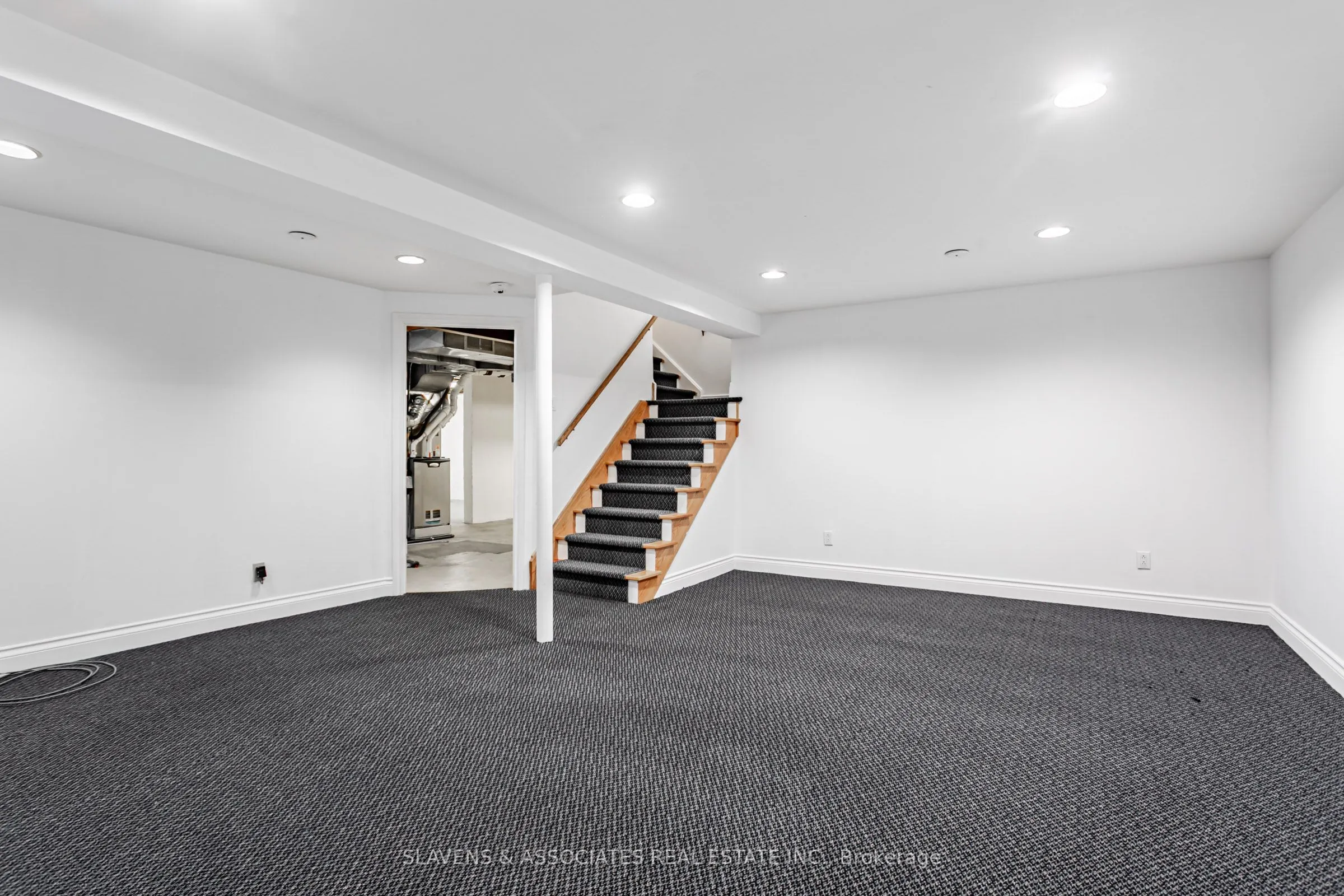 123 Lord Seaton Road