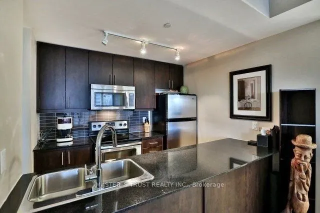 85 The Donway W, #406