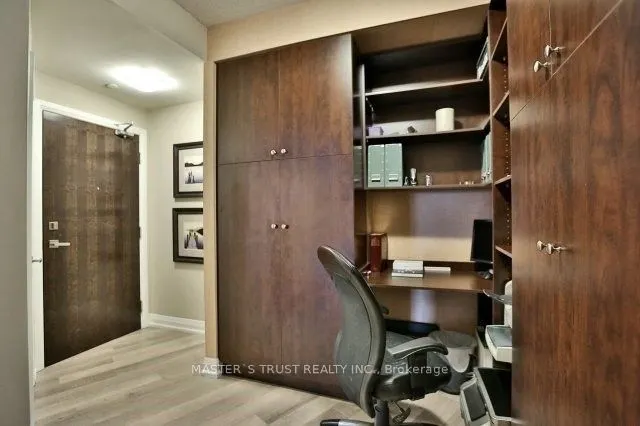 85 The Donway W, #406
