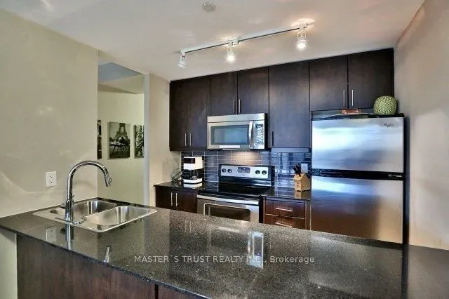 85 The Donway W, #406