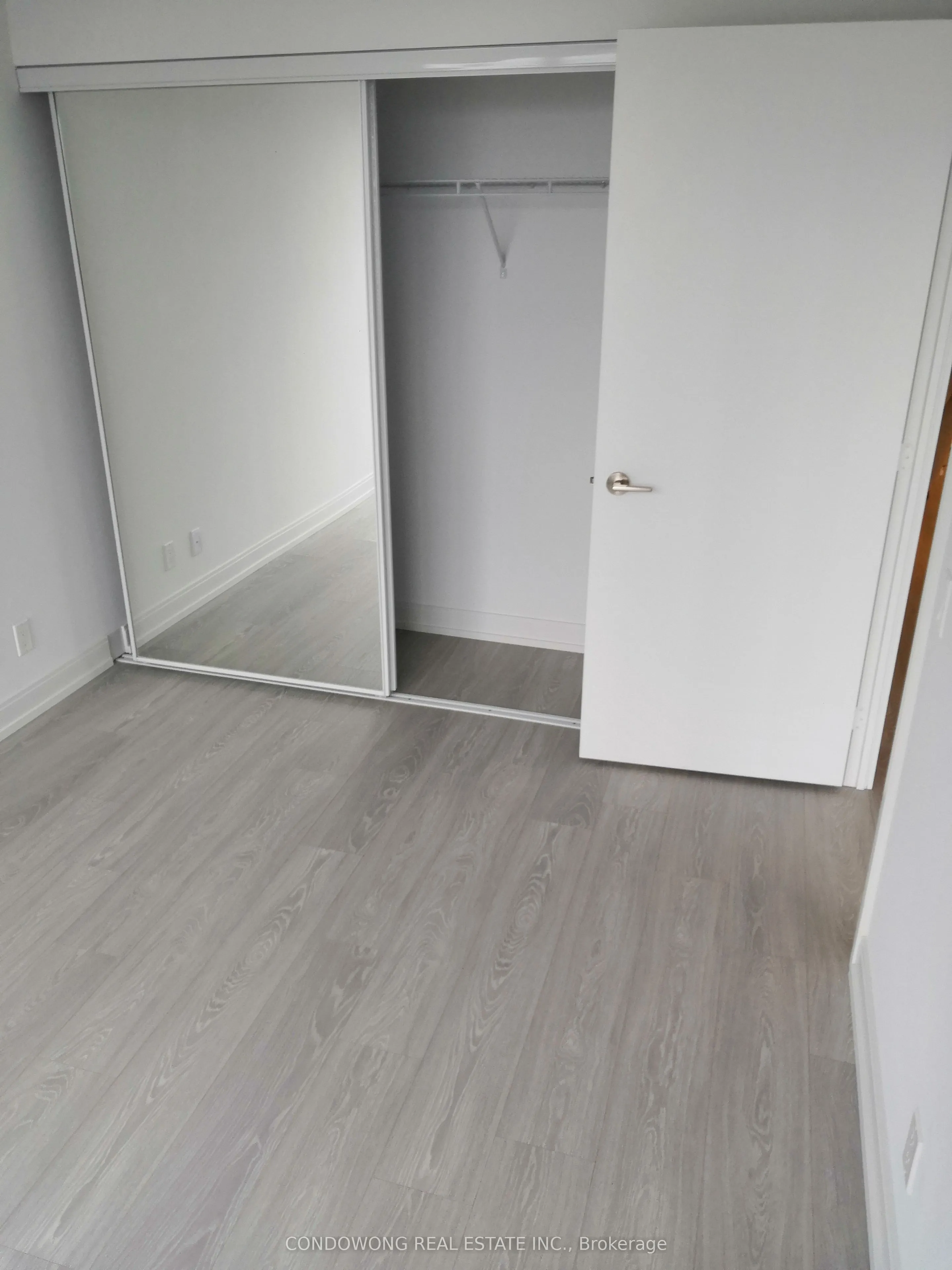 181 Dundas Street E, #2809