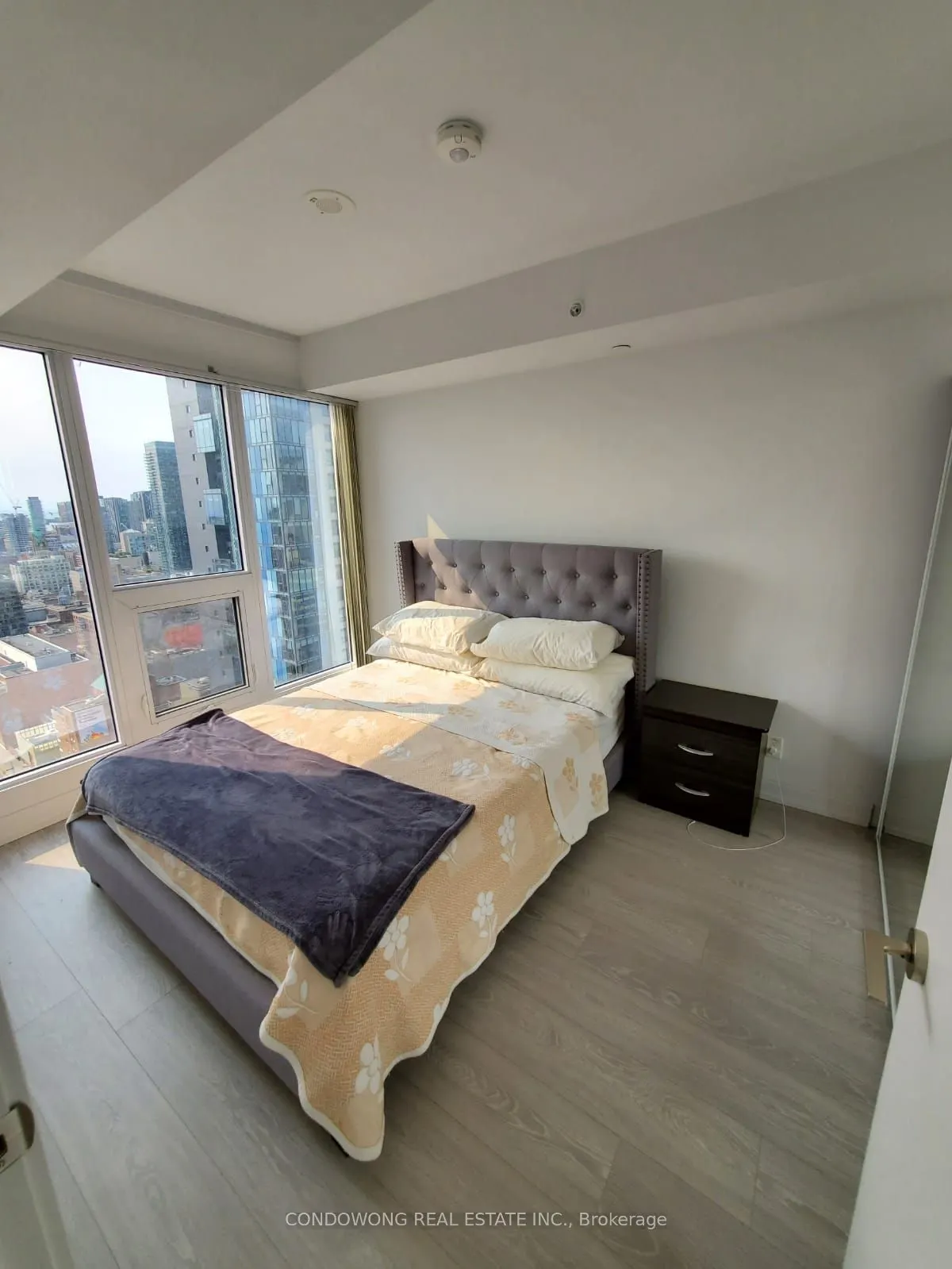 181 Dundas Street E, #2809