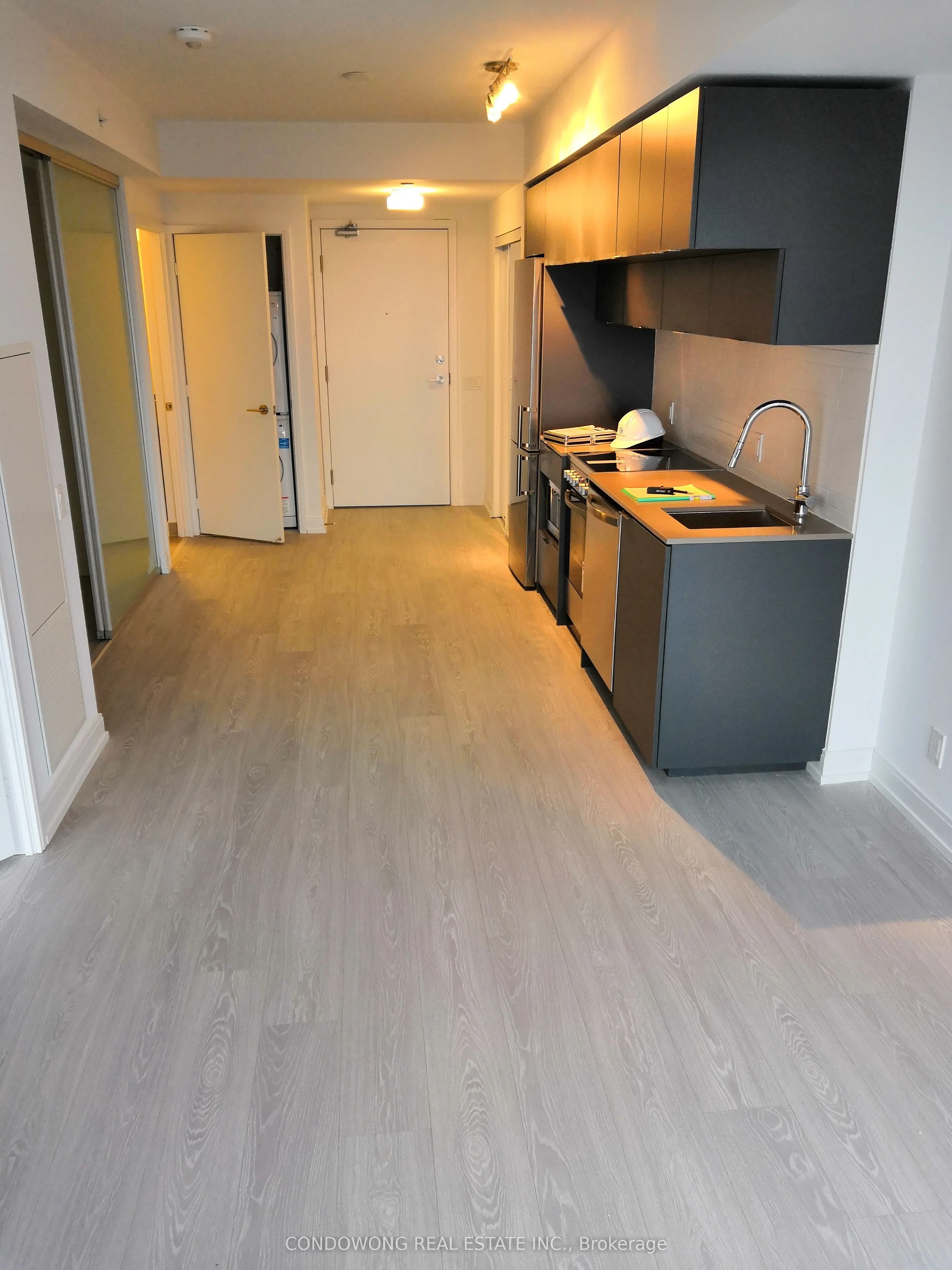 181 Dundas Street E, #2809