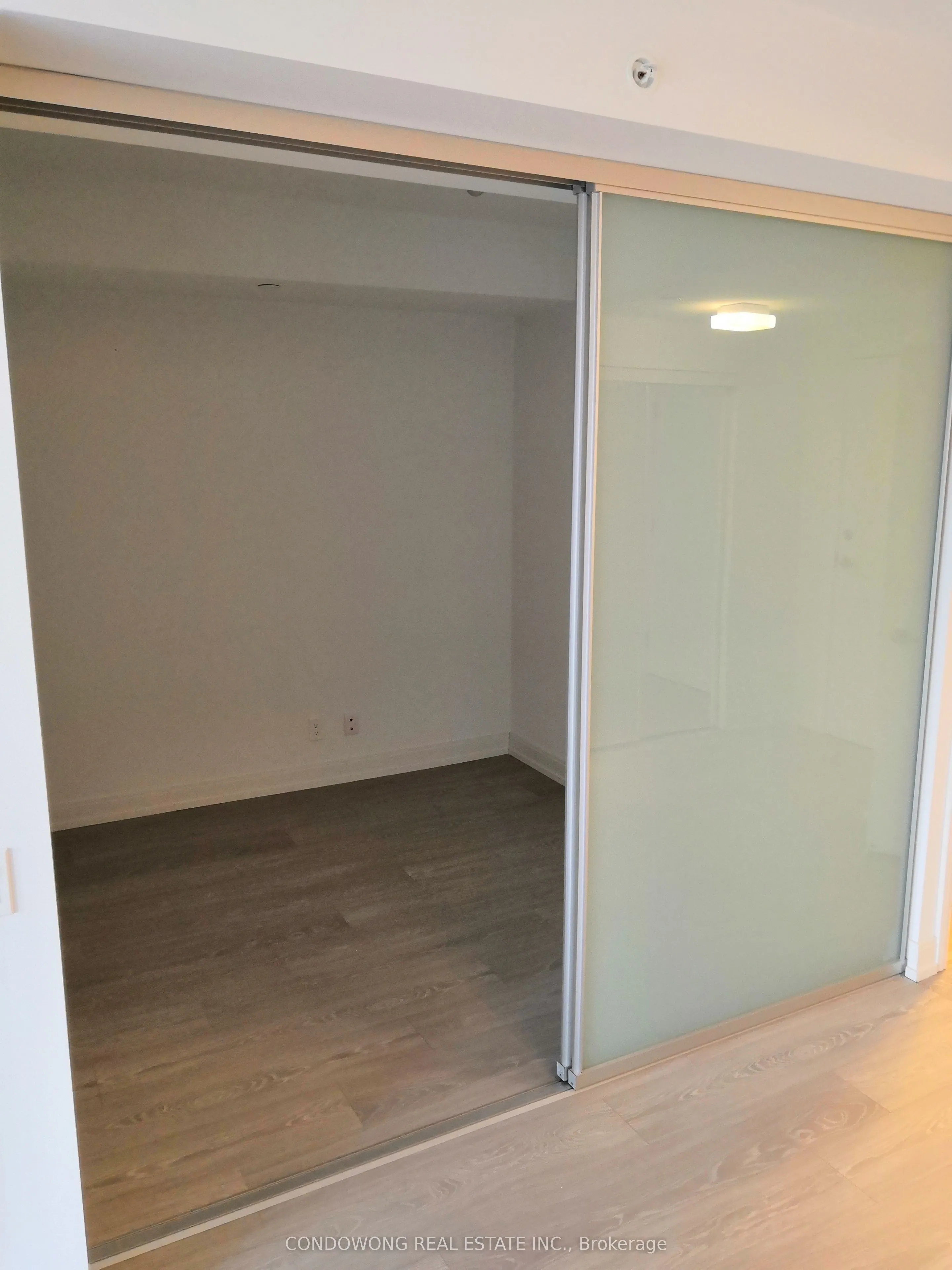 181 Dundas Street E, #2809