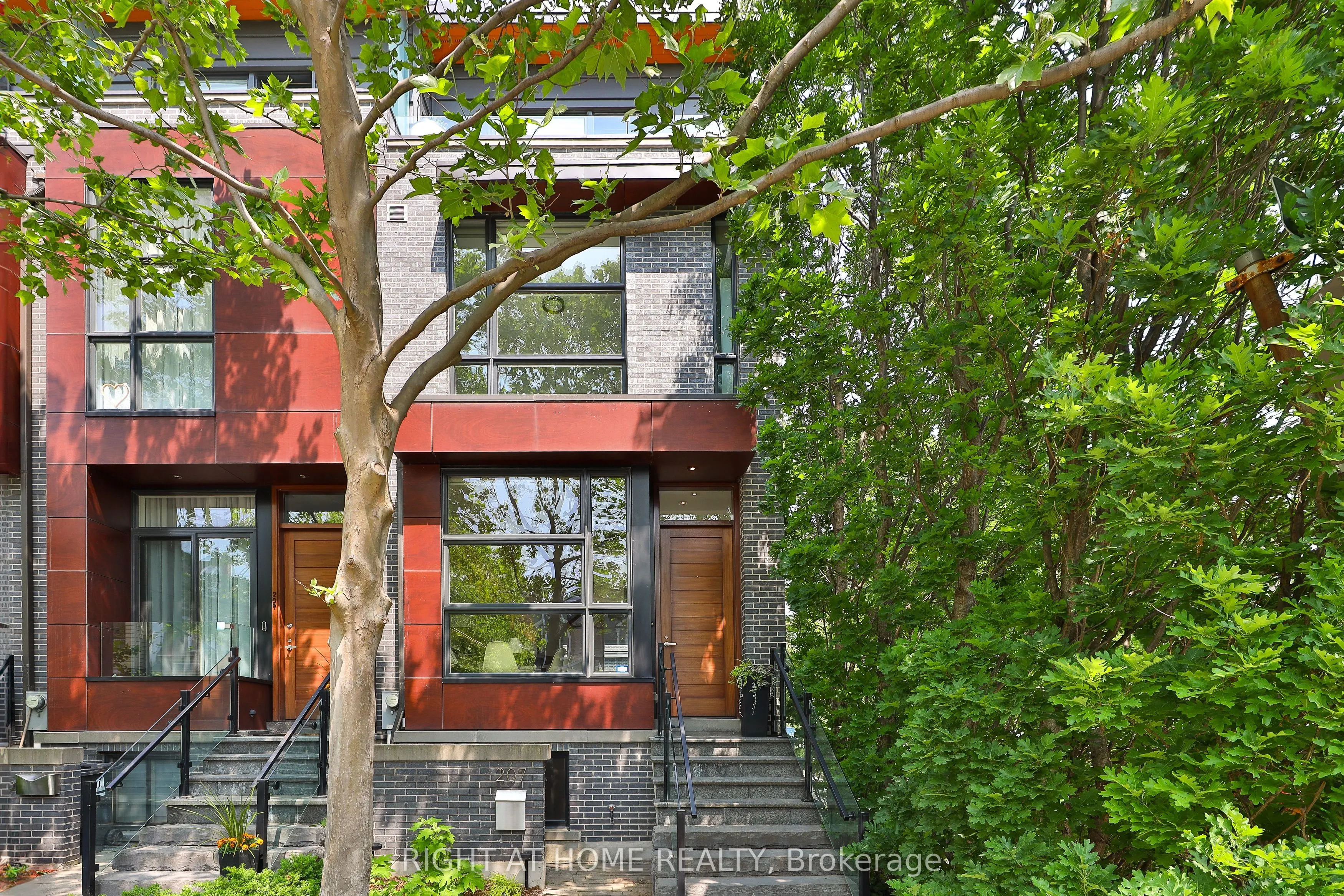 207 Claremont Street