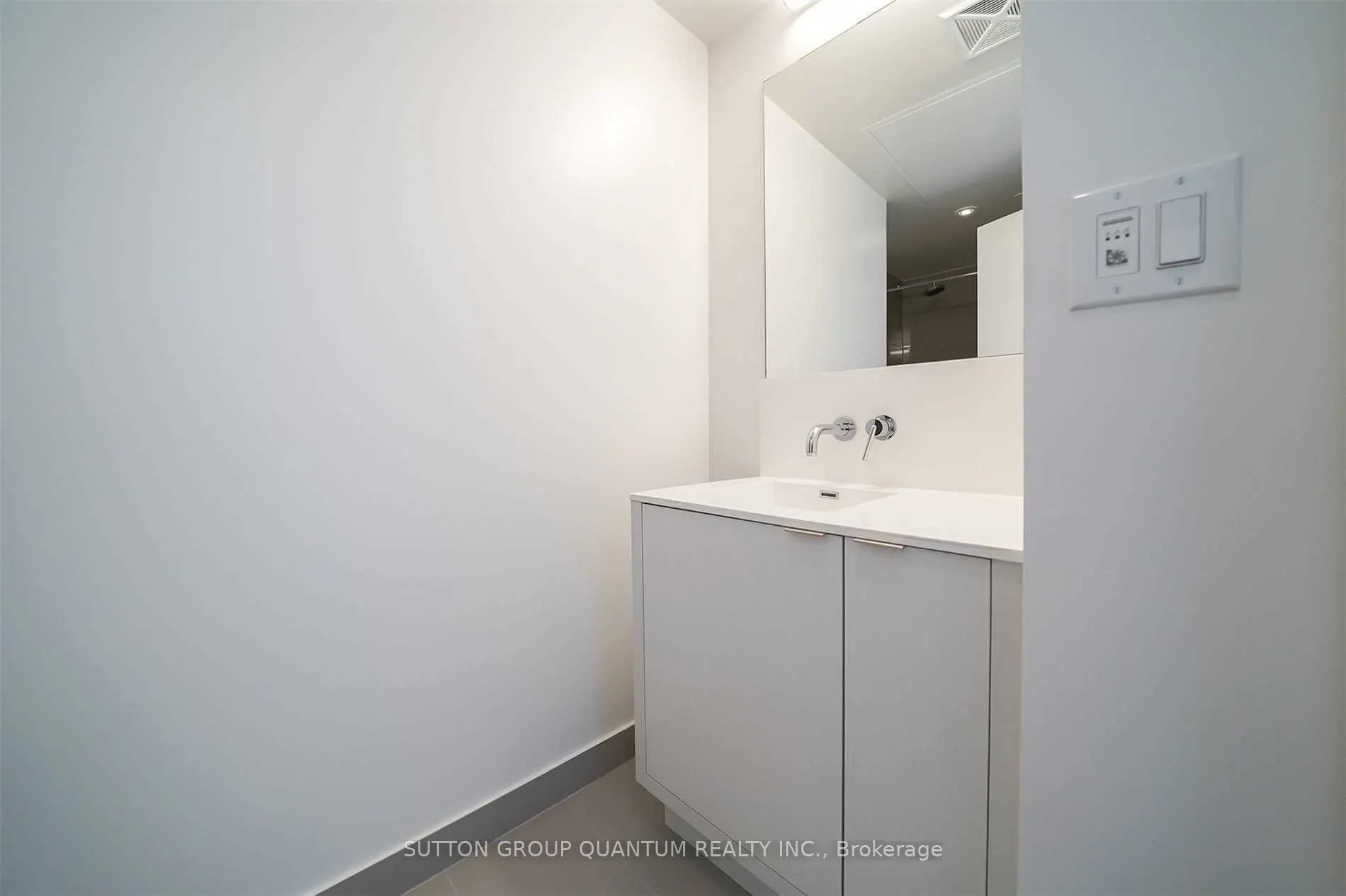 100 Harbour Street, #4907