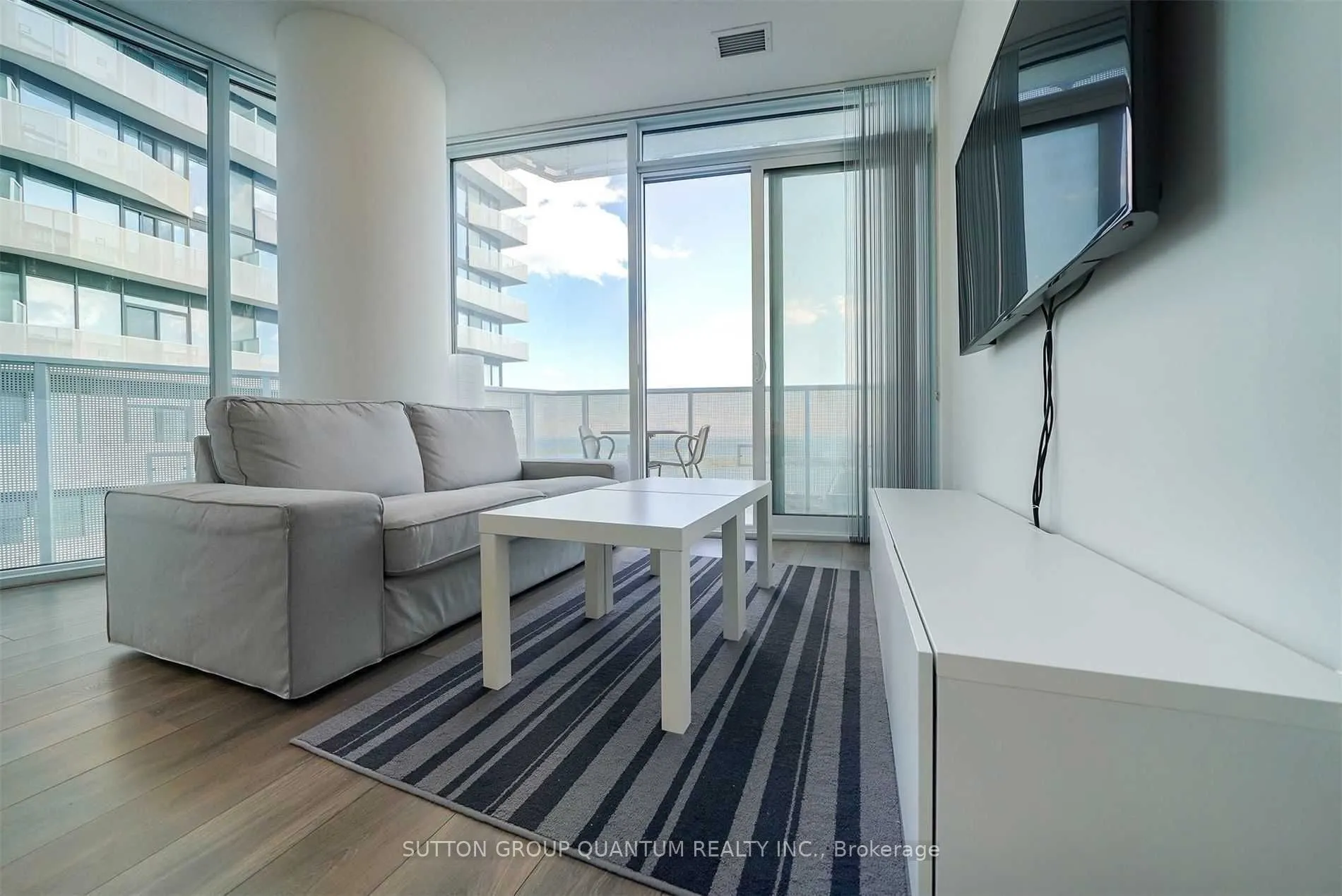 100 Harbour Street, #4907