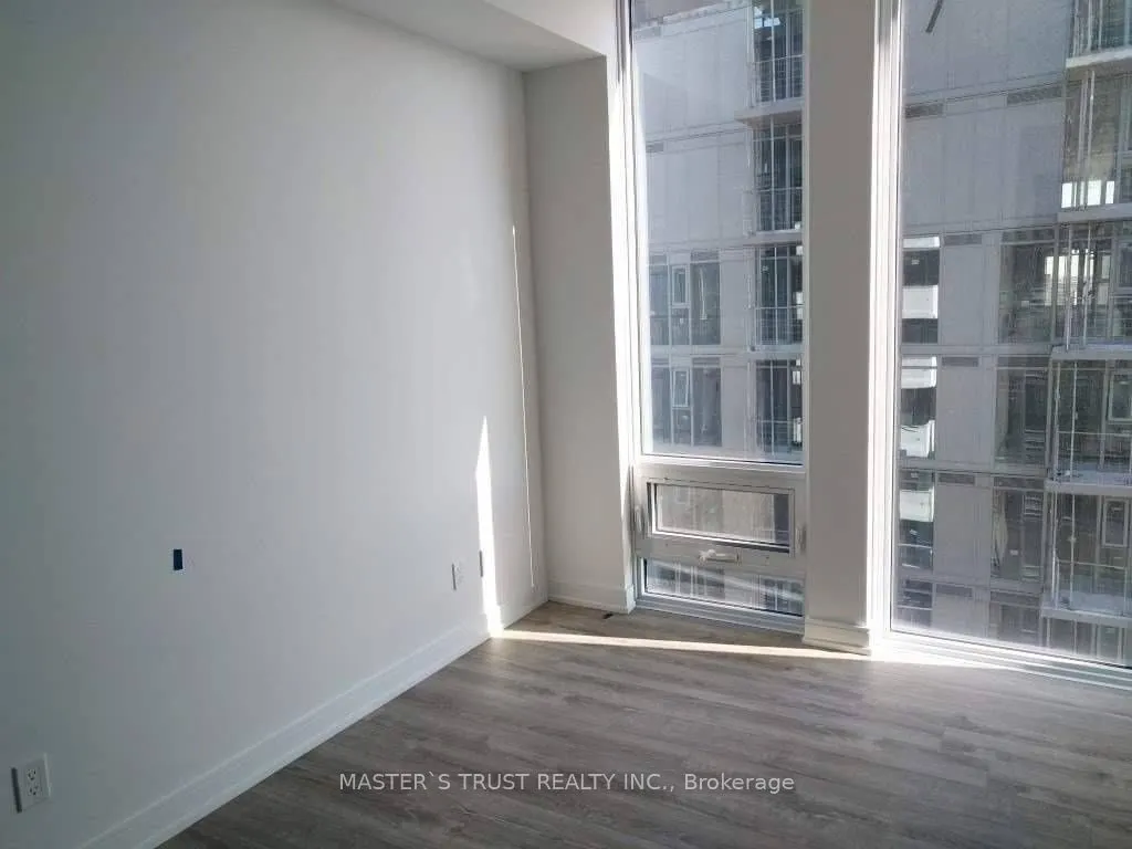 28 Wellesley Street E, #3404