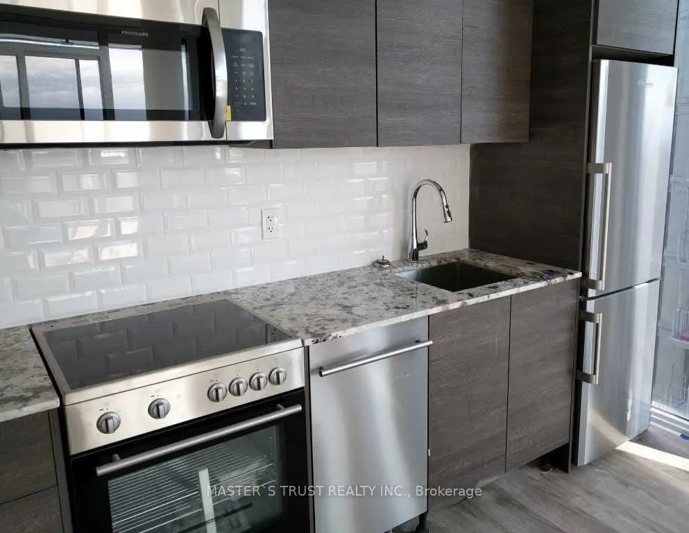 28 Wellesley Street E, #3404