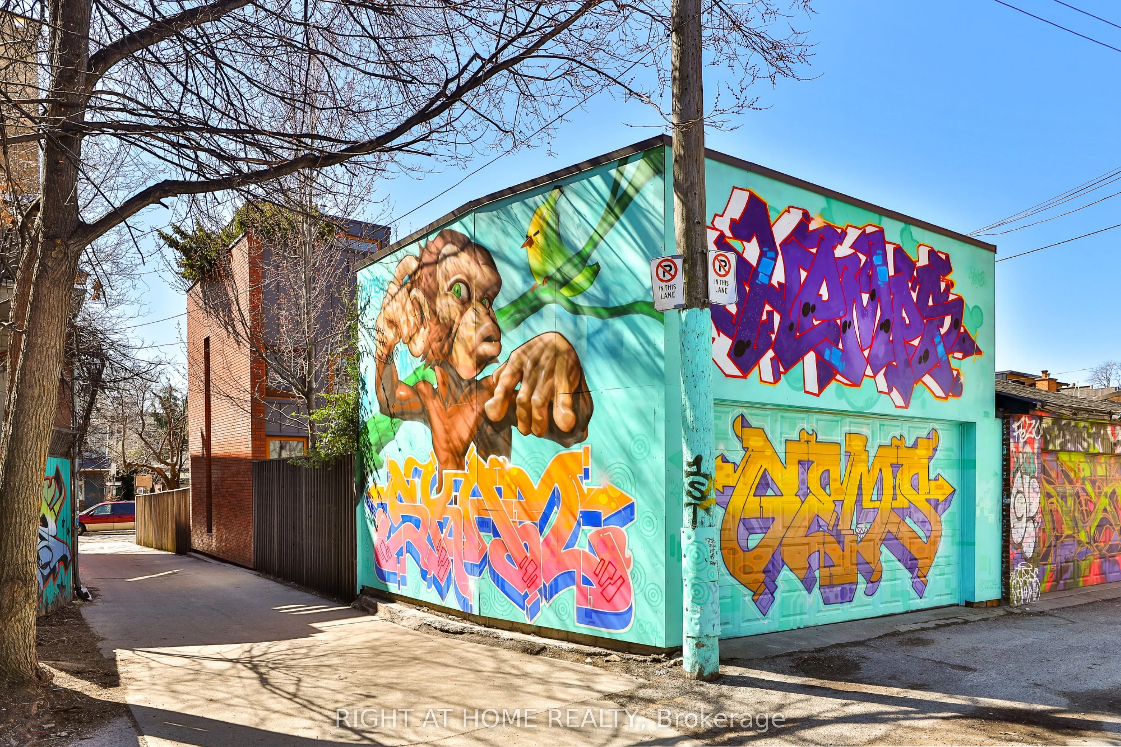 694 Richmond Street W